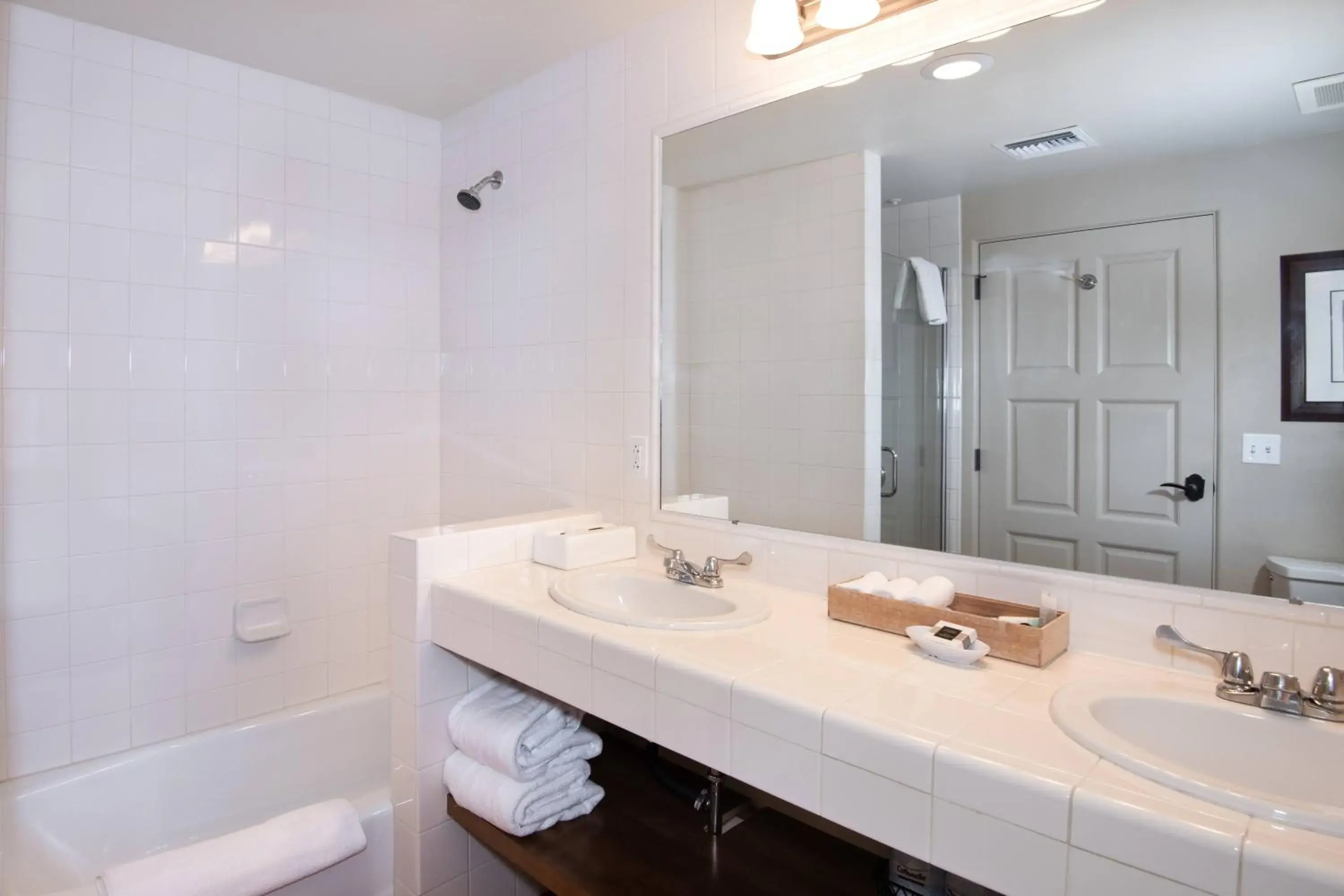 Bathroom in Lodge On The Desert