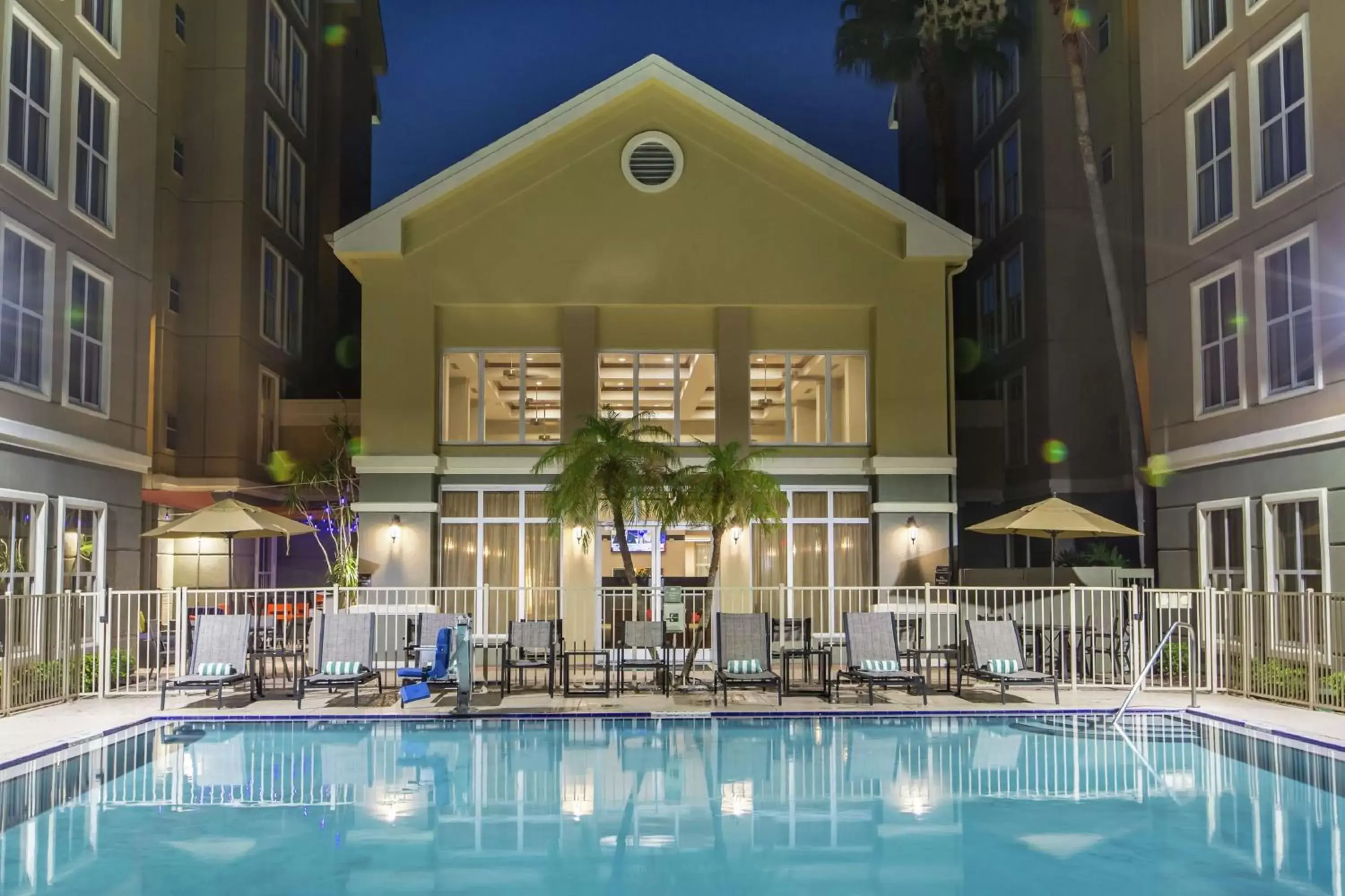 Swimming pool, Property Building in Homewood Suites by Hilton Orlando-Intl Drive/Convention Ctr