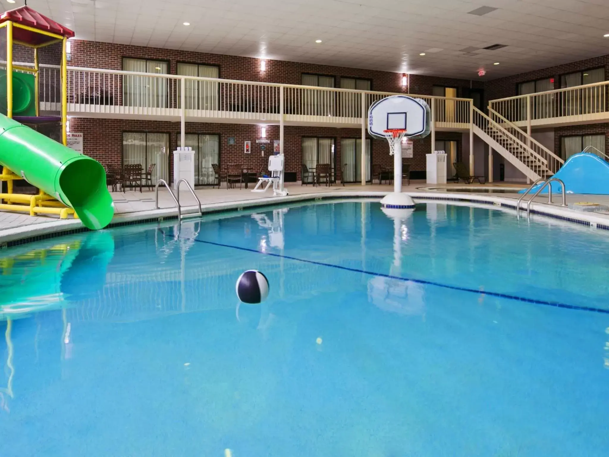 Activities, Swimming Pool in Best Western Kelly Inn - Yankton