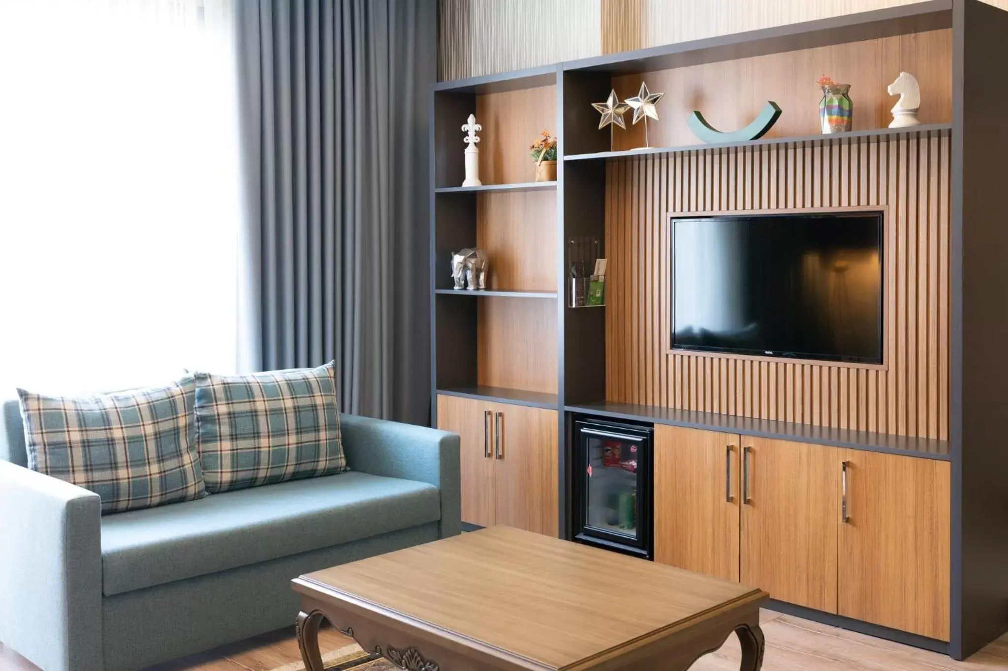 Photo of the whole room, TV/Entertainment Center in Holiday Inn - Trabzon-East, an IHG Hotel