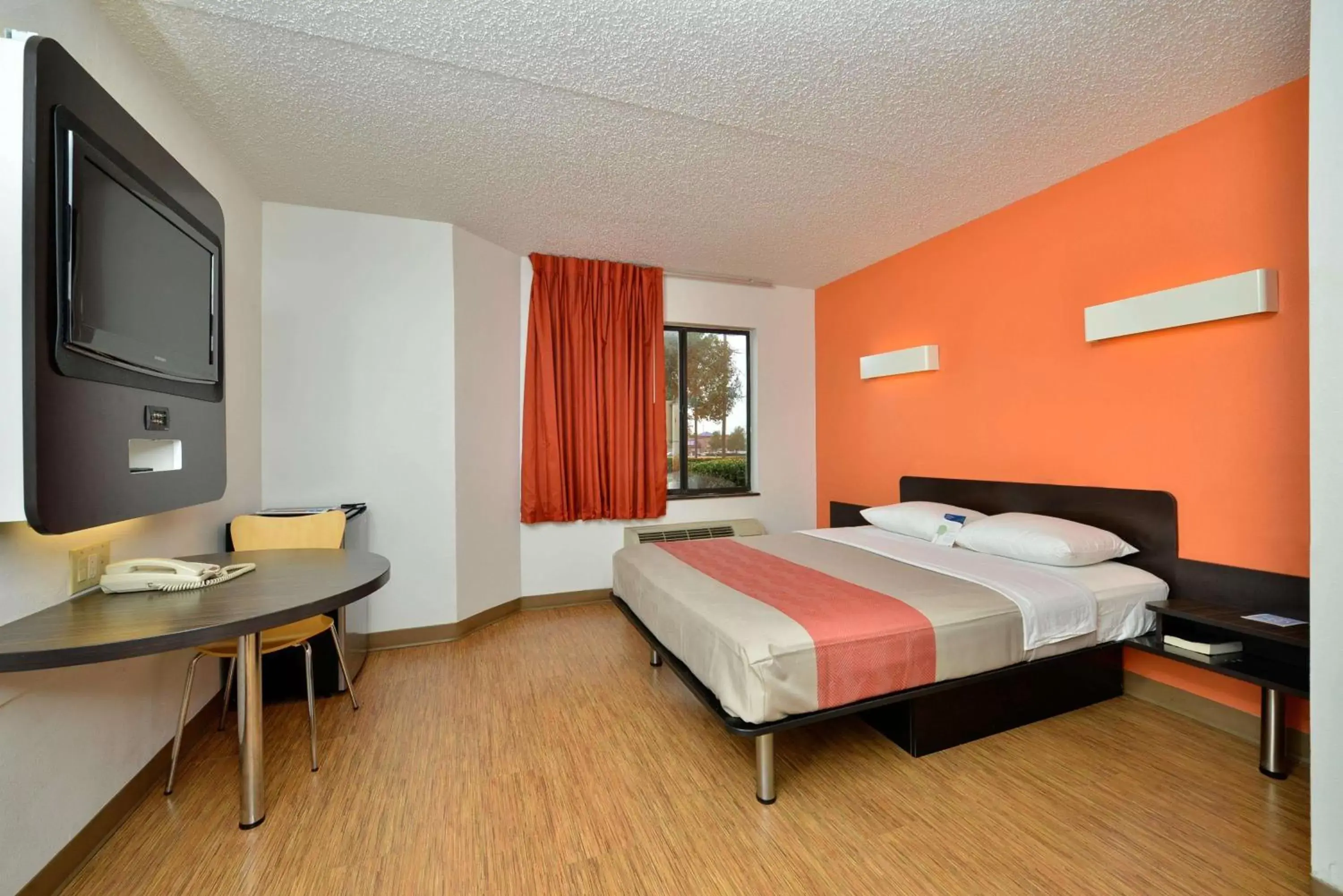 Photo of the whole room, Bed in Motel 6-Plano, TX - West - Frisco