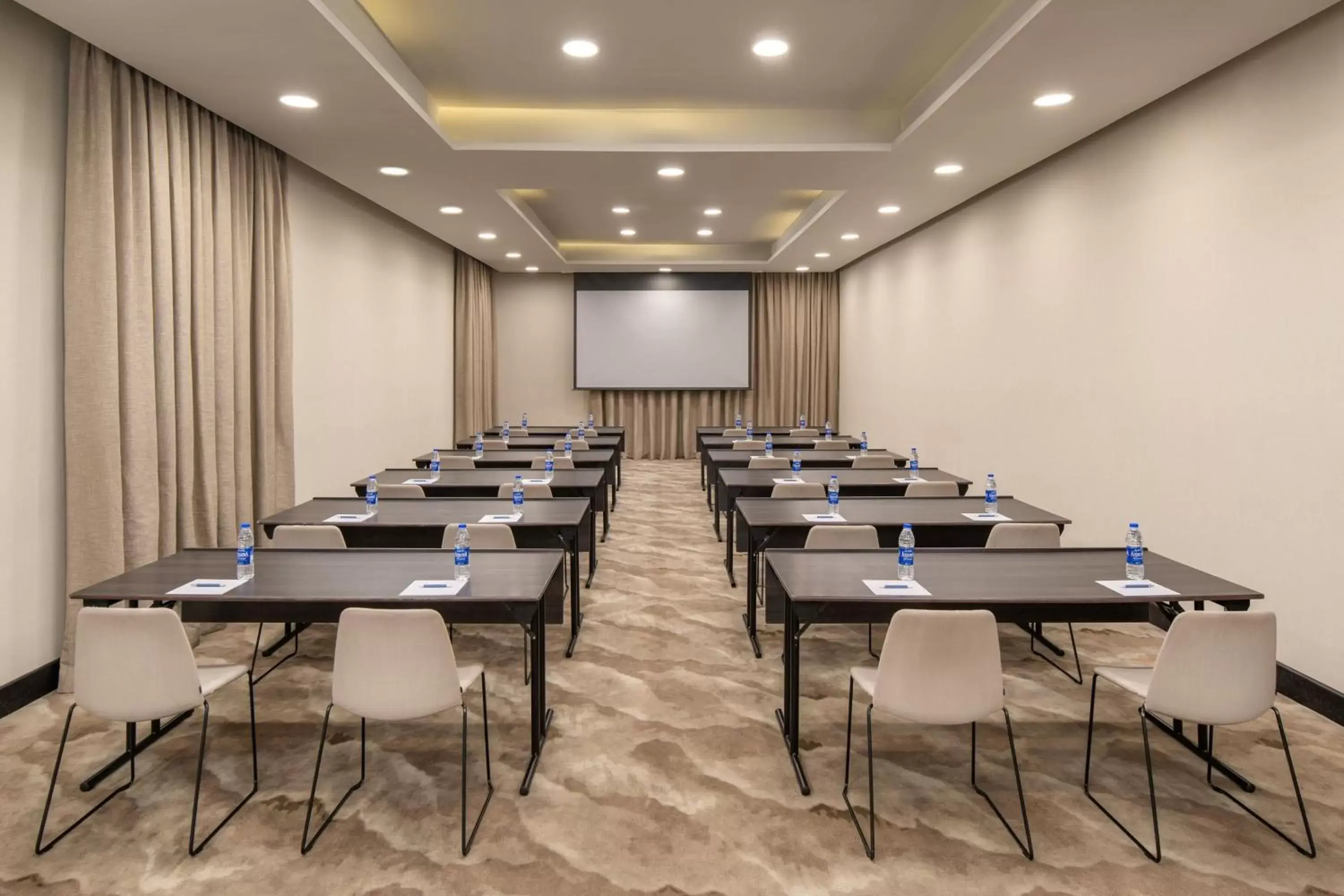 Meeting/conference room in Four Points by Sheraton Lagos