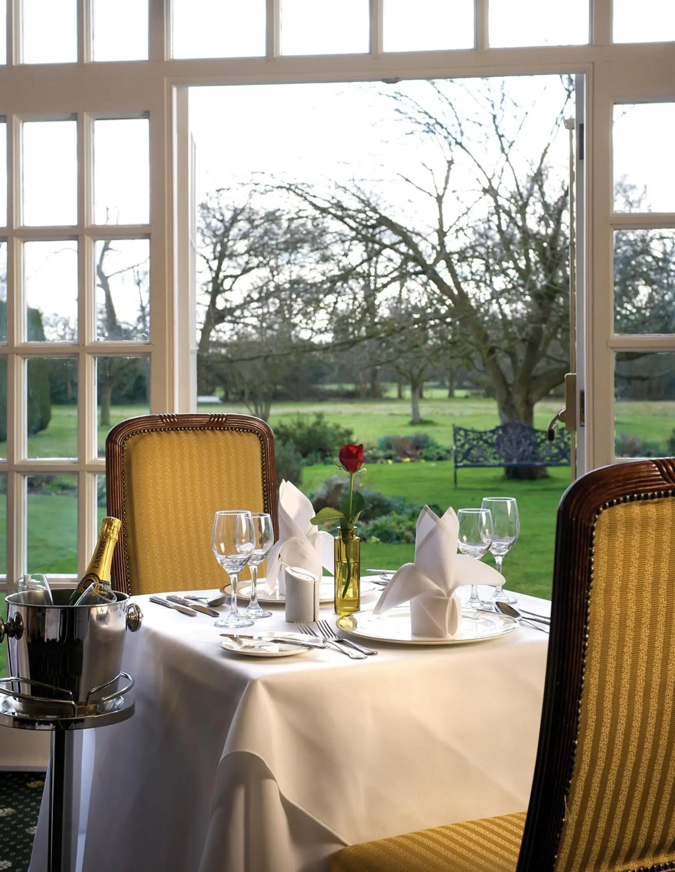Restaurant/Places to Eat in Grovefield House Hotel