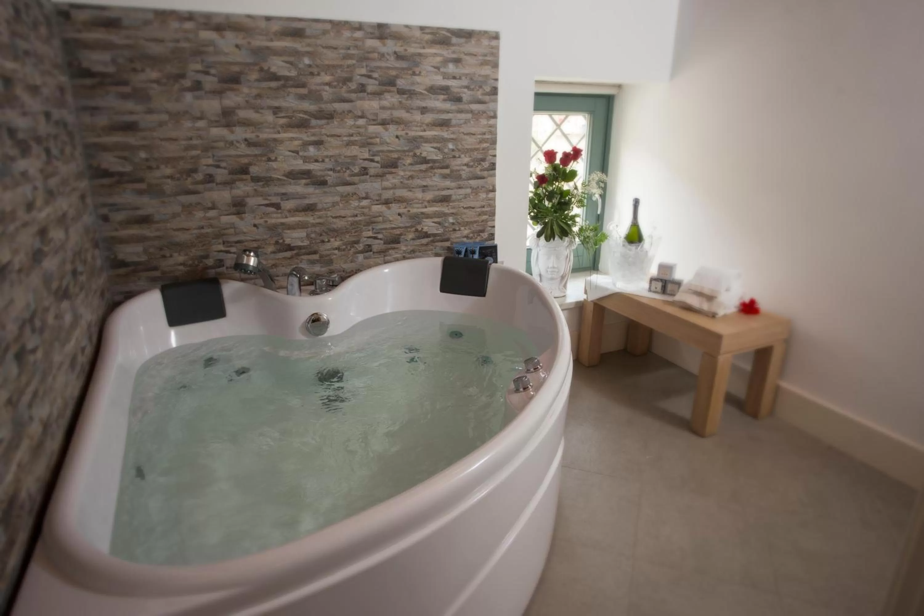 Hot Tub in Palazzo Brunaccini Boutique Hotel