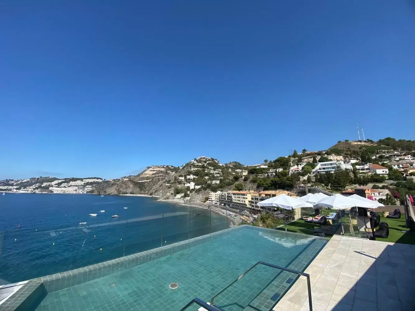 Swimming pool in ON ALETA ROOM designed for adults Swimming pool in ON ALETA ROOM designed for adults