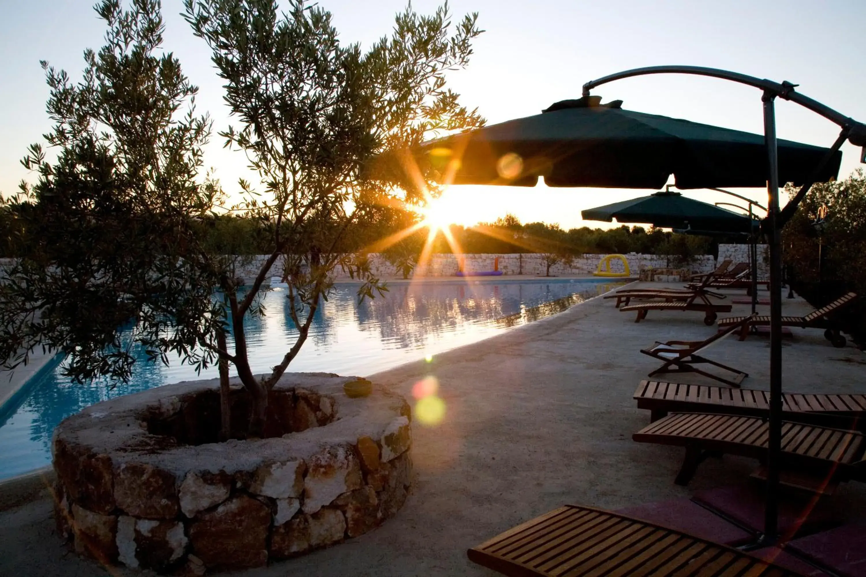 Swimming pool, Sunrise/Sunset in Pignata