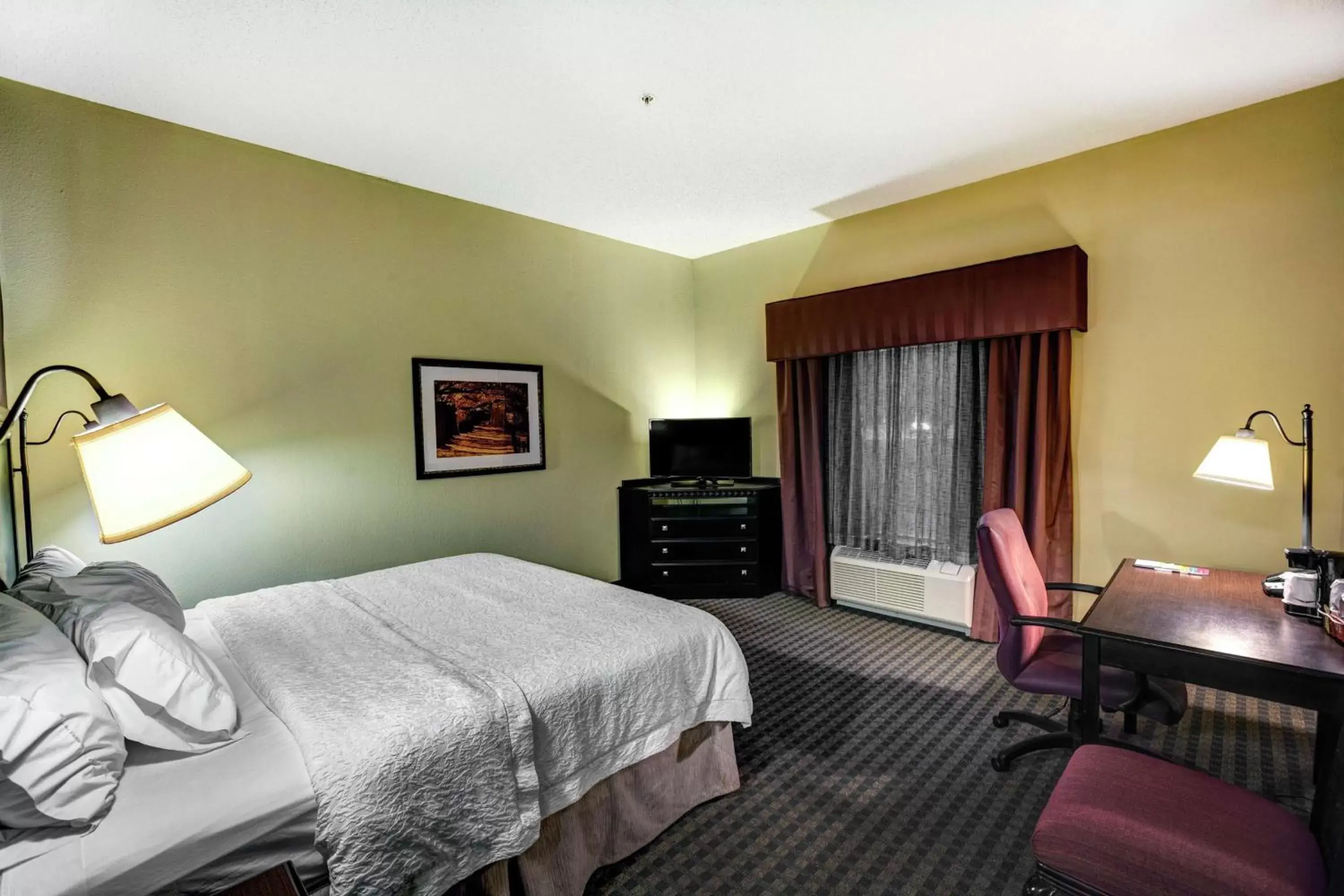 Bedroom, Bed in Hampton Inn & Suites Chadds Ford