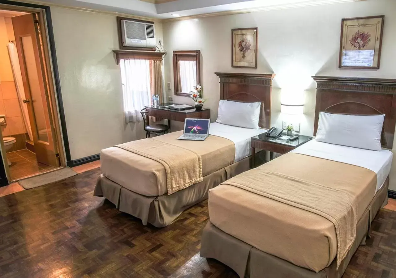 Bed in Fersal Hotel - P. Tuazon Cubao