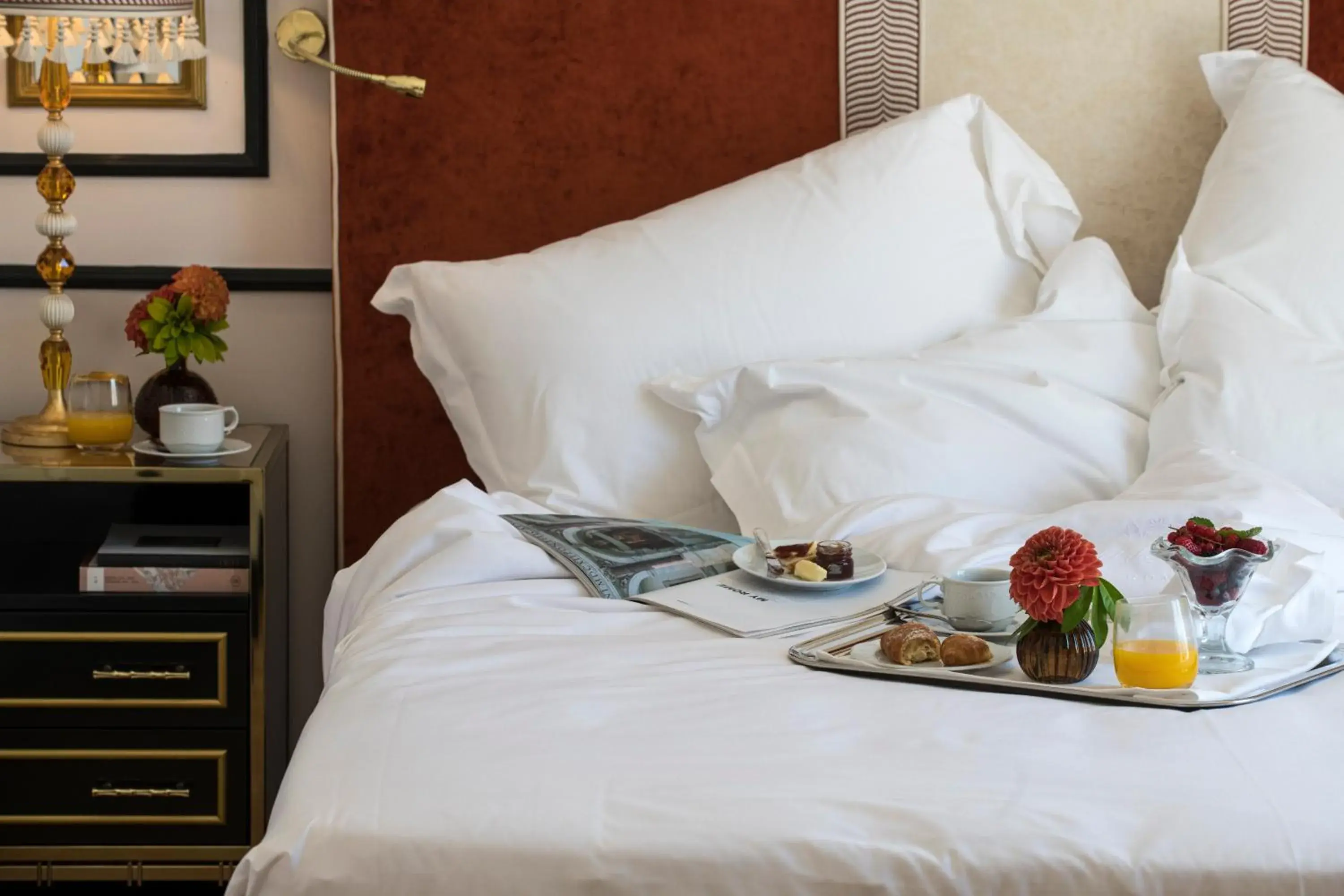 Breakfast, Bed in Hotel d'Inghilterra Roma - Starhotels Collezione