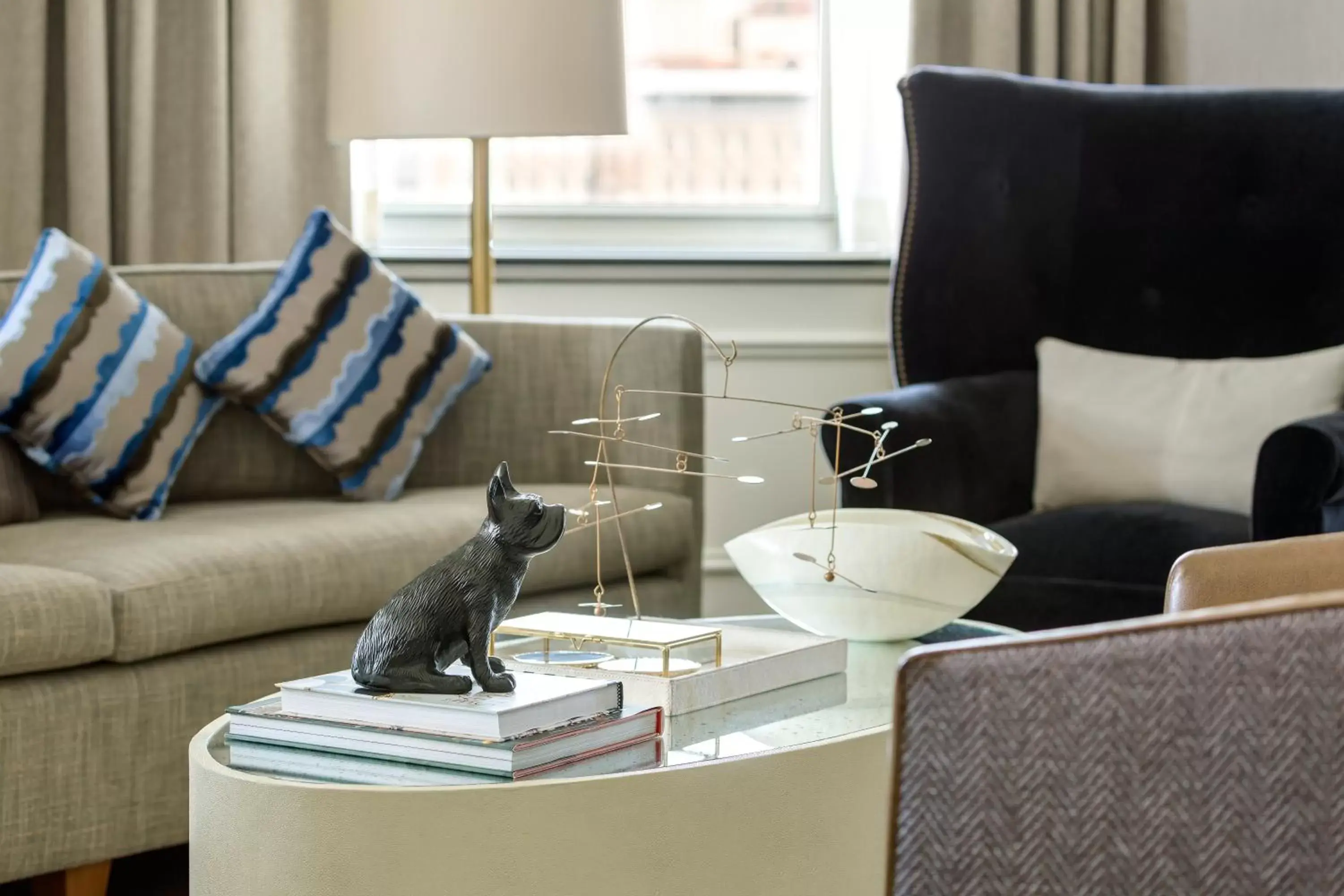 Living room, Seating Area in Boston Park Plaza