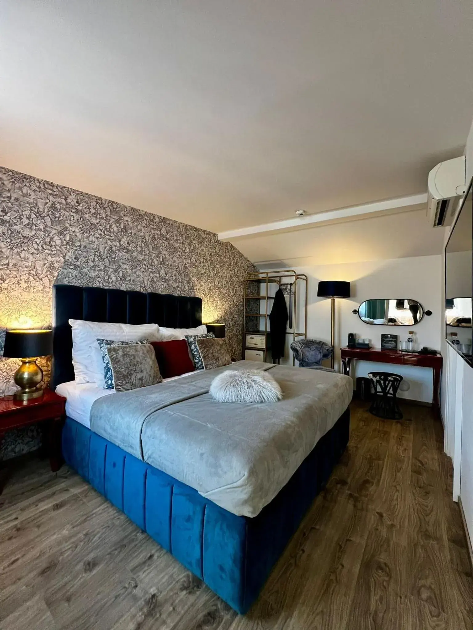 Property building, Bed in Antik Hotel Prague