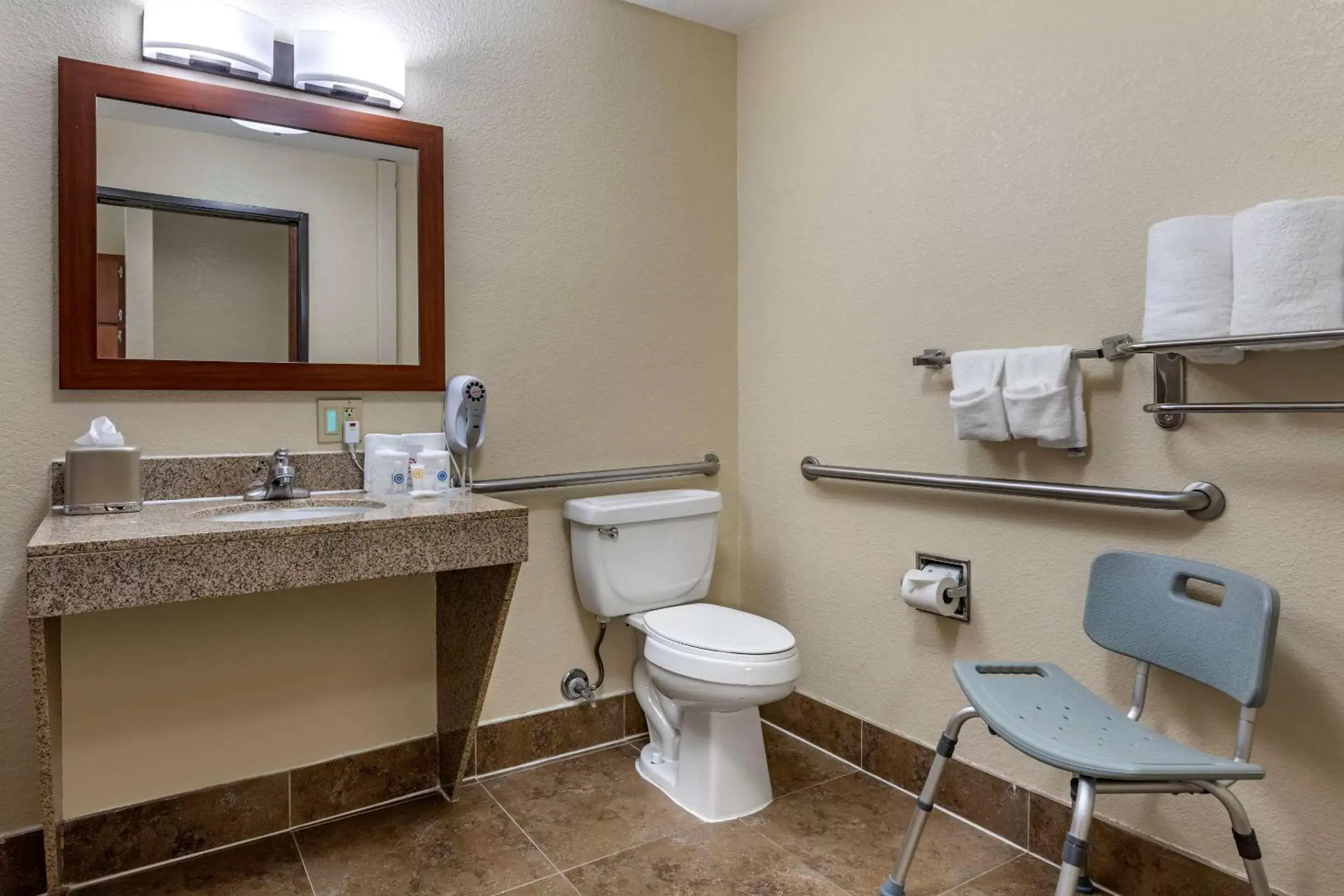 Photo of the whole room, Bathroom in Comfort Suites Waco Near University Area