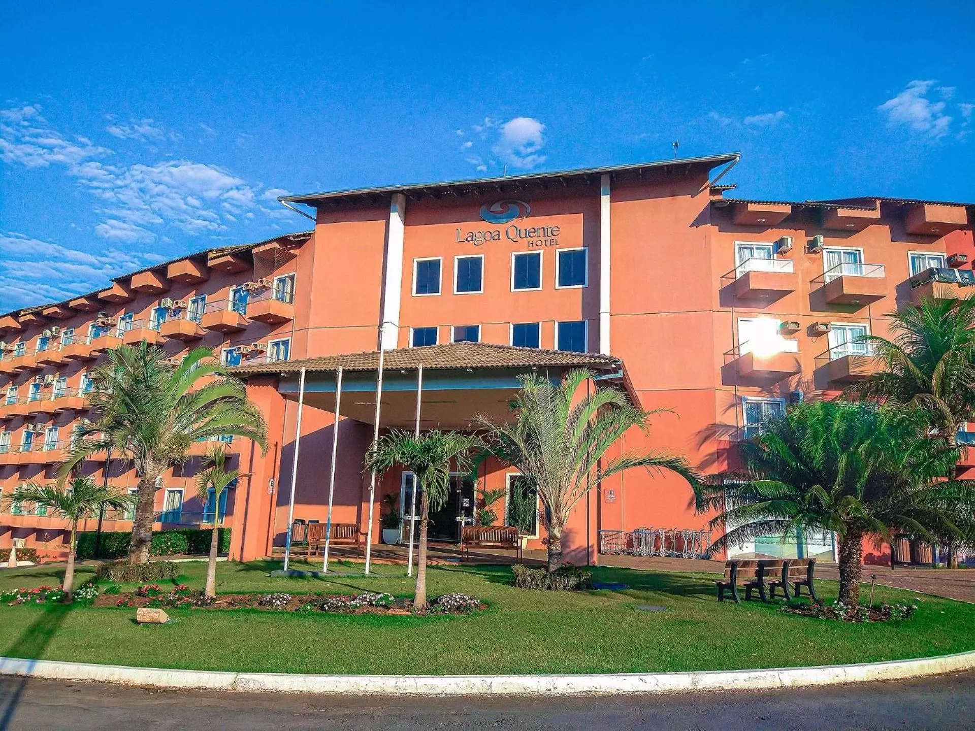 Property building in PARQUE AQUÁTICO Lagoa Quente, à 50m, entrada + barata, apto particular