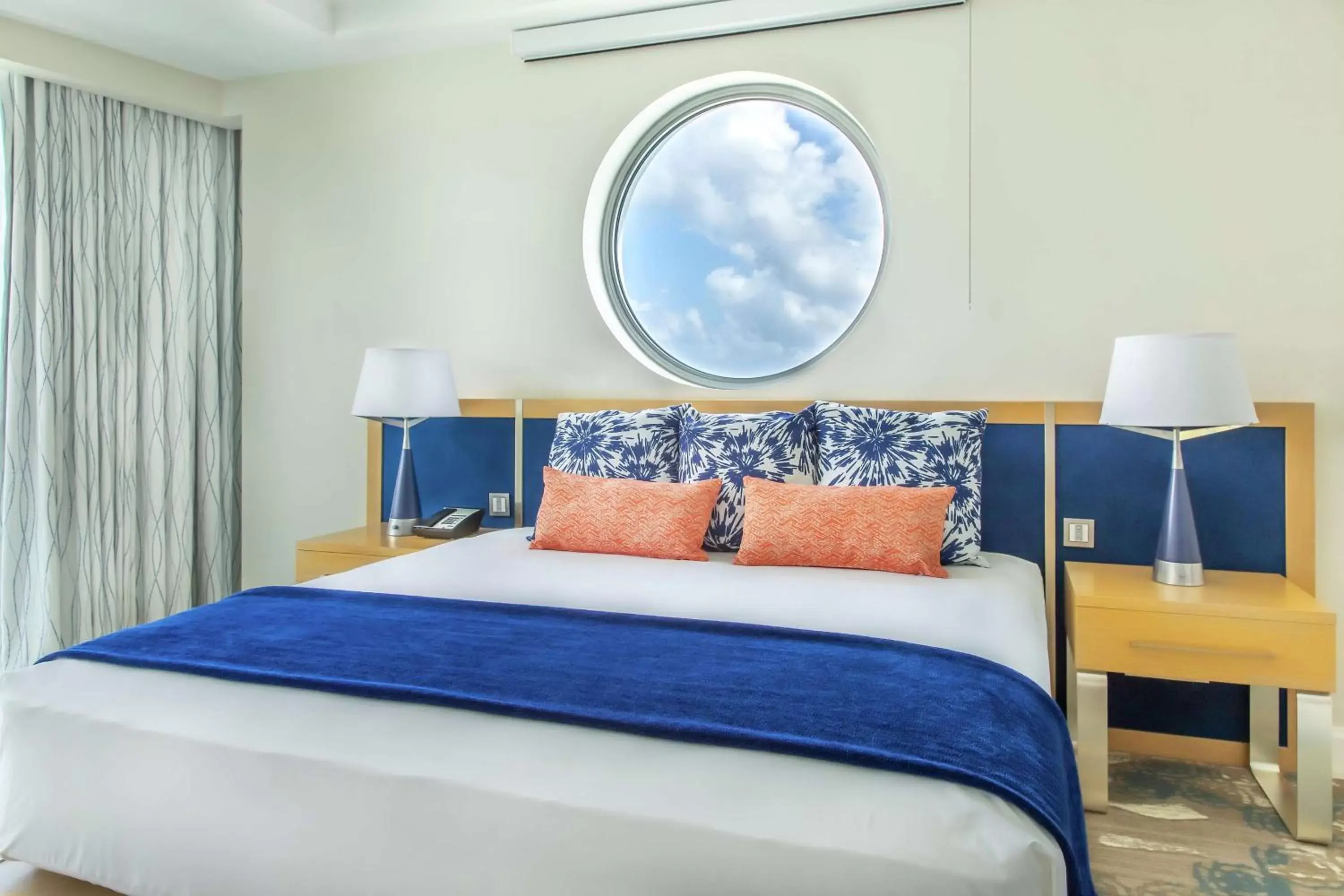 Bed in Harbor Club St Lucia, Curio Collection by Hilton