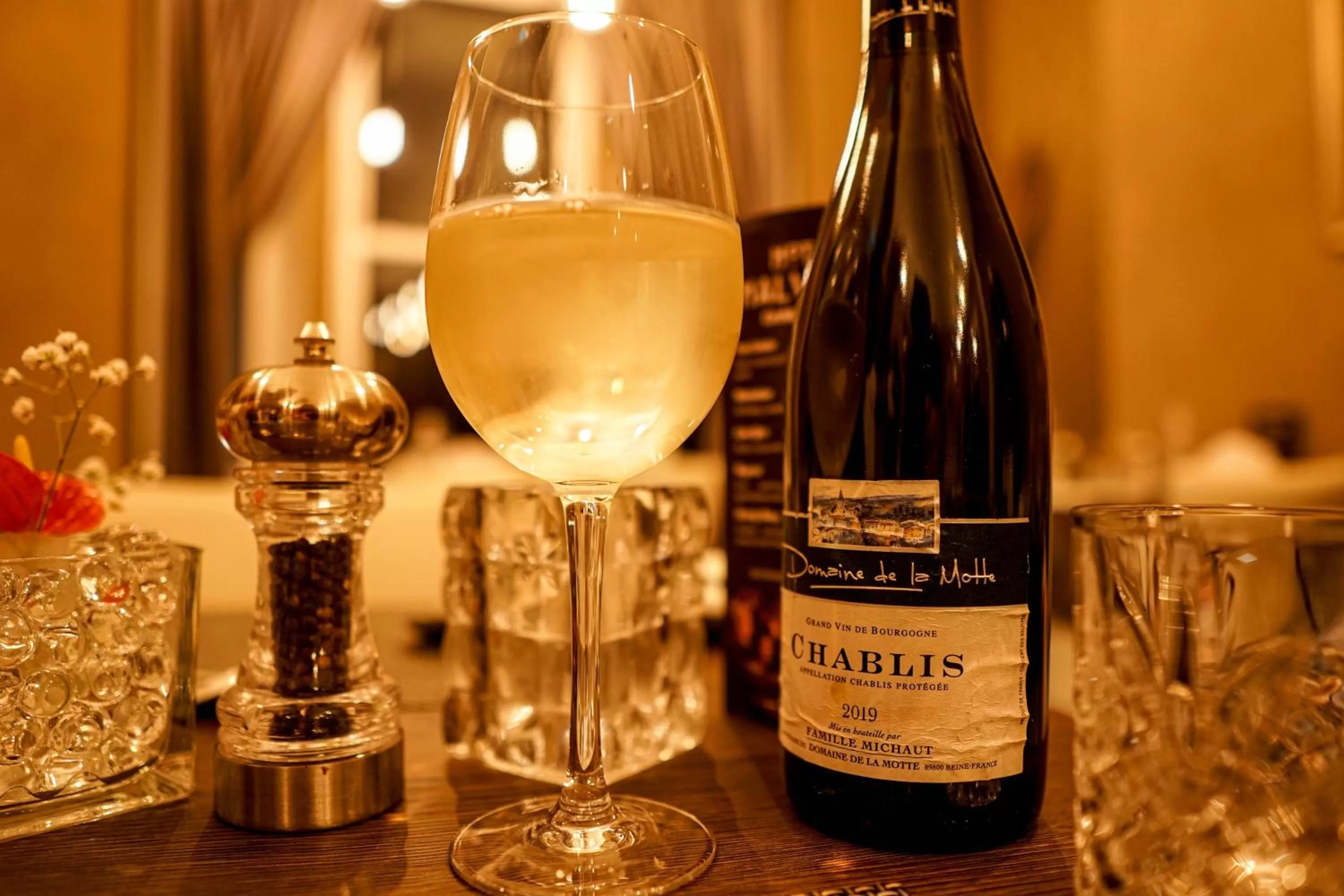 Food and drinks in Halvard Hotel