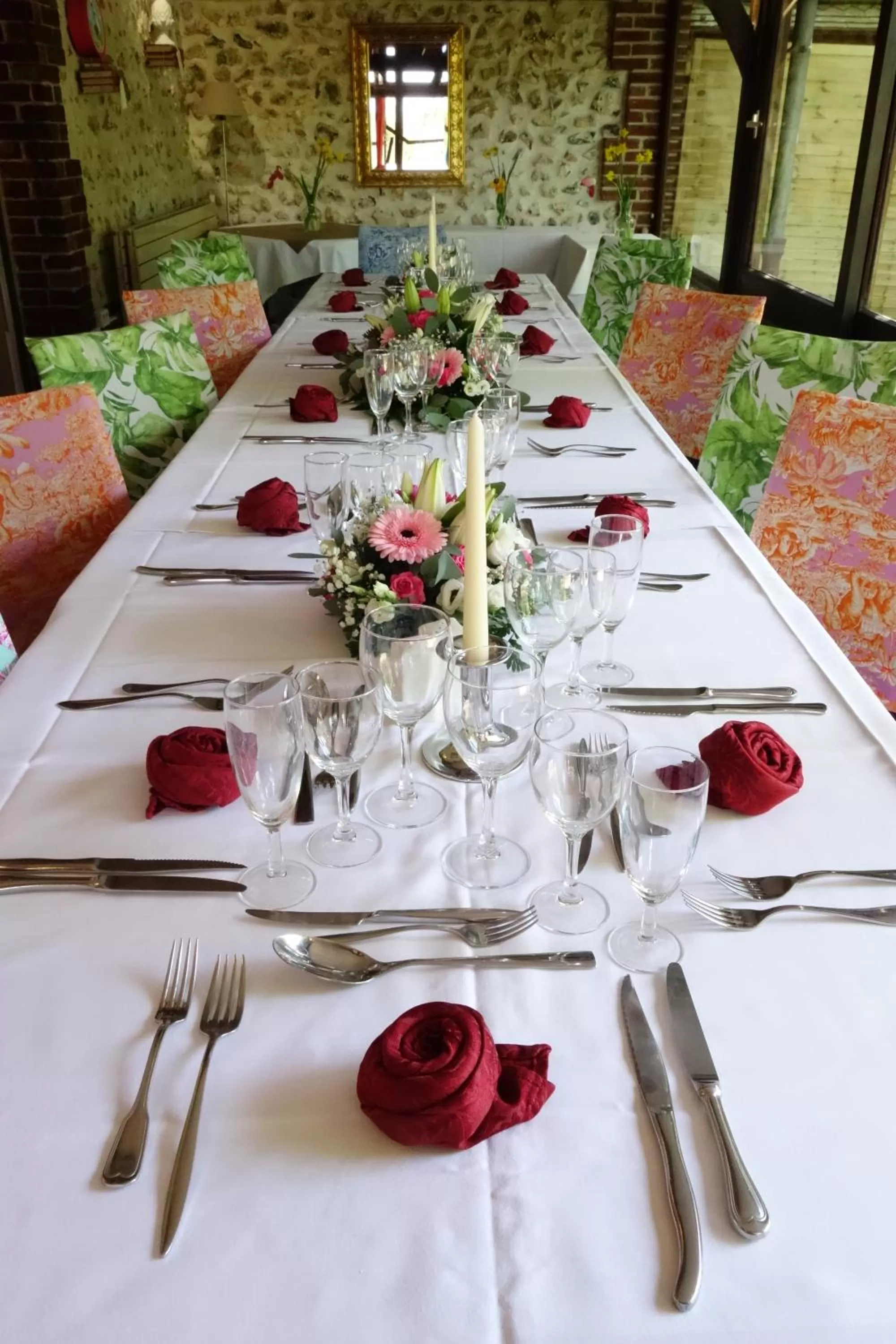 Restaurant/places to eat in Château Corneille