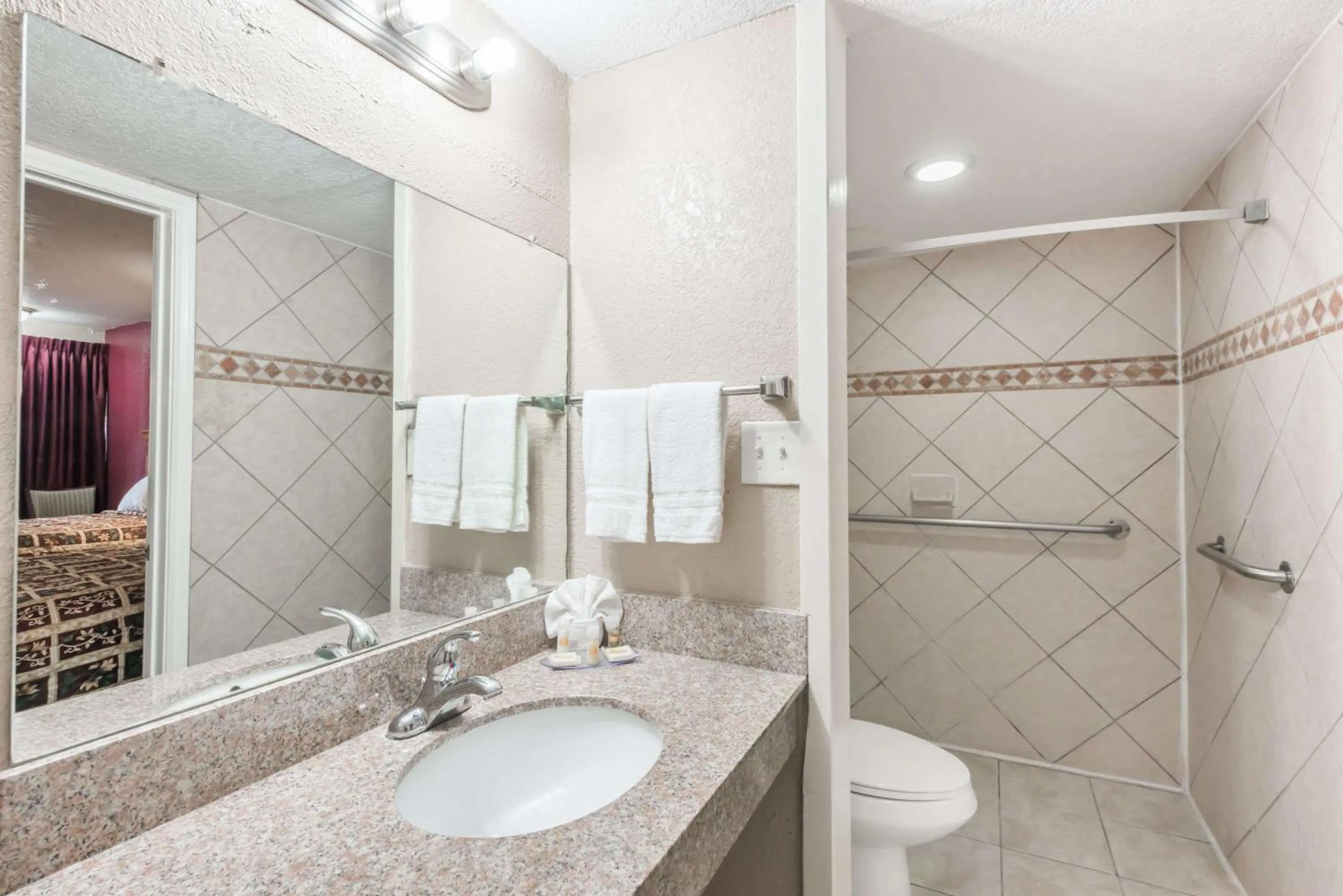 Photo of the whole room in Days Inn by Wyndham San Antonio Splashtown/ATT Center