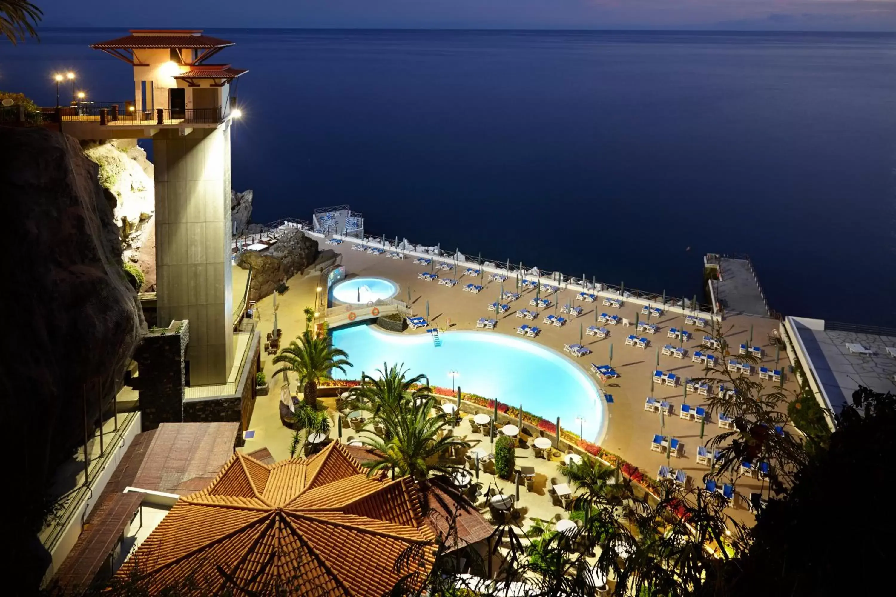 Swimming pool, Pool View in The Cliff Bay - PortoBay