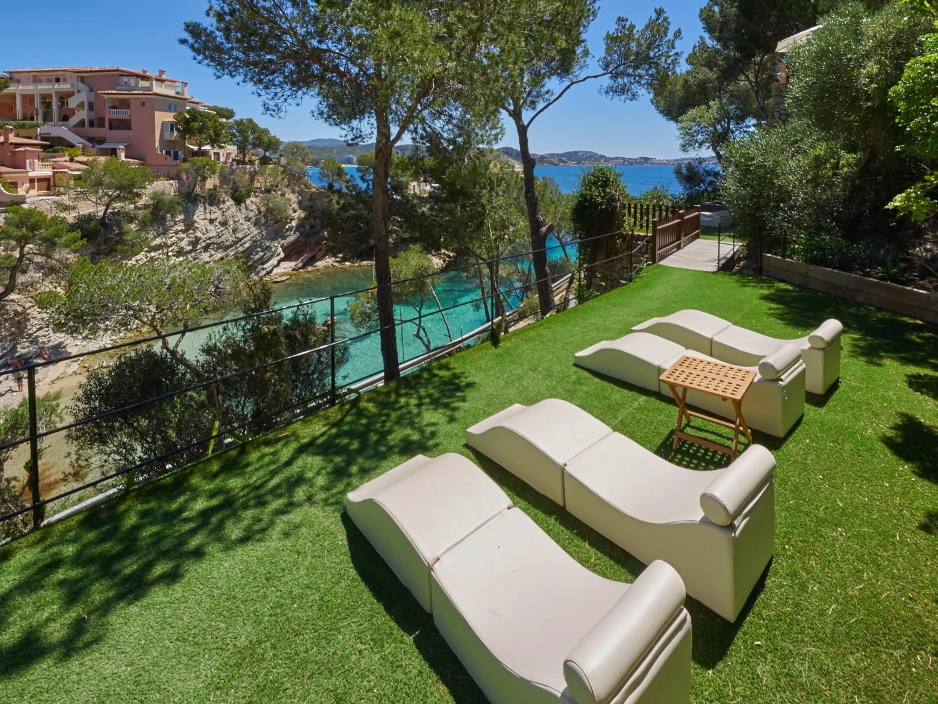 Day in Hotel Petit Cala Fornells