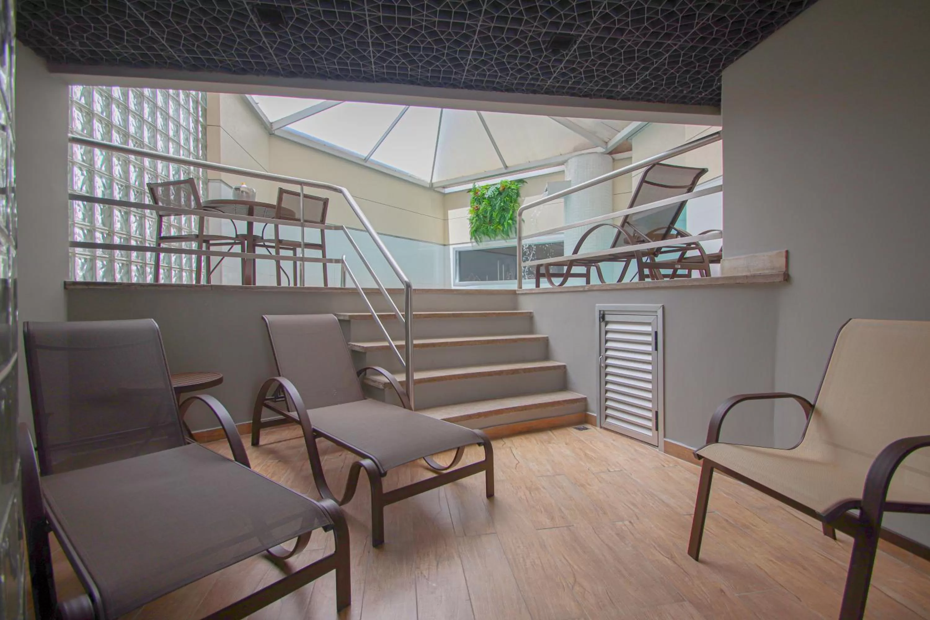 Seating area in Belo Horizonte Plaza