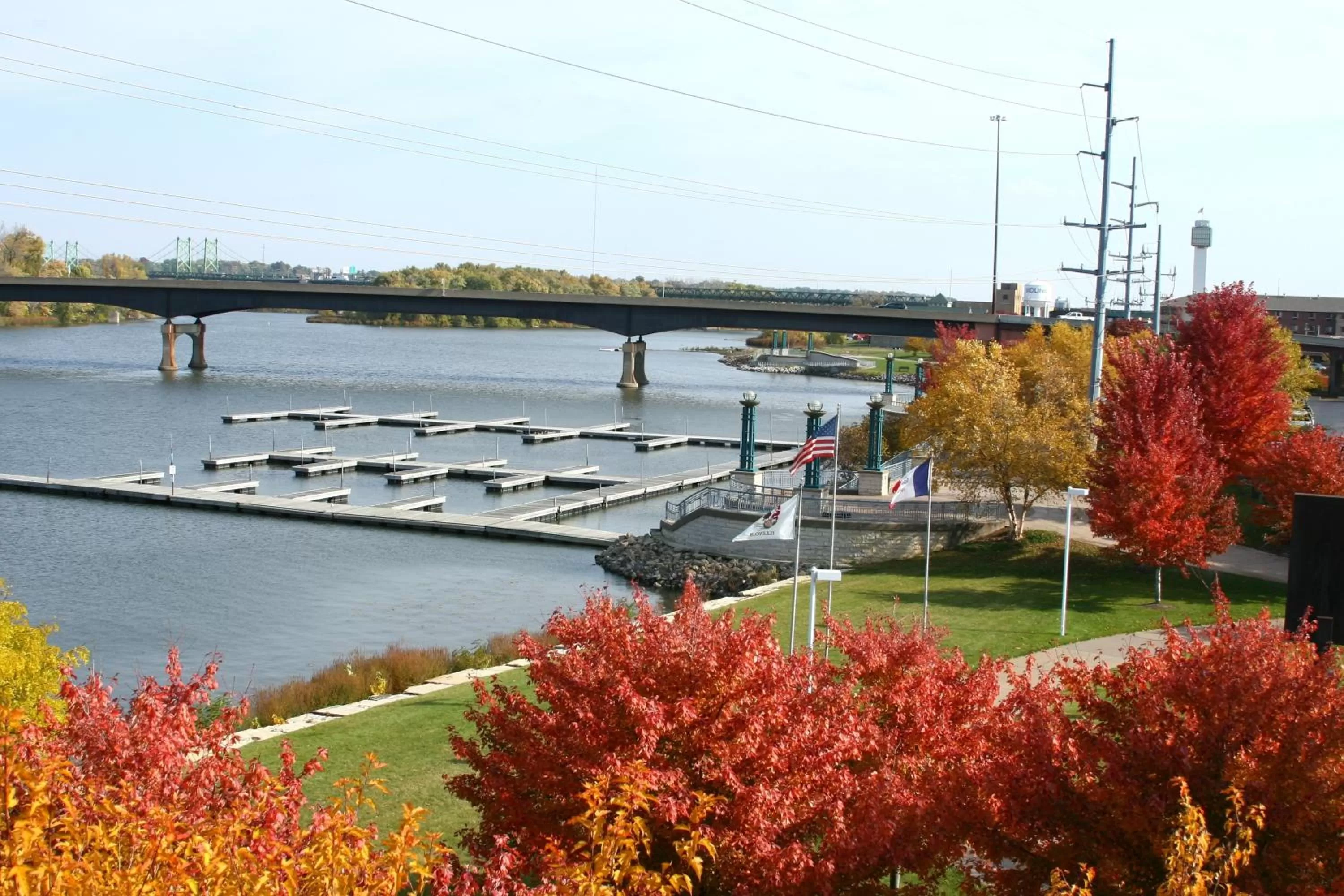 Natural landscape in Wyndham Moline on John Deere Commons