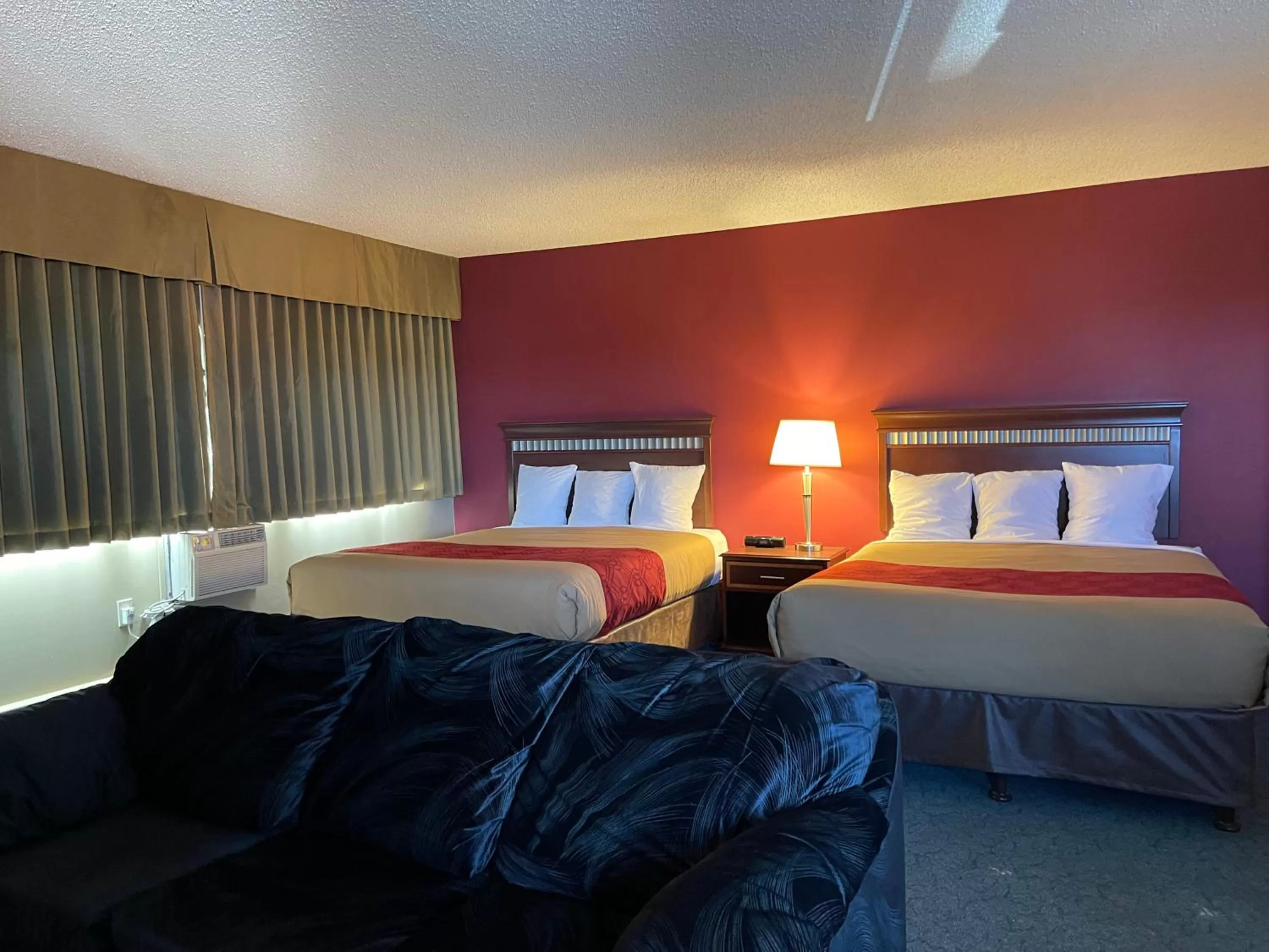 Photo of the whole room, Bed in Travelodge by Wyndham Fort St John