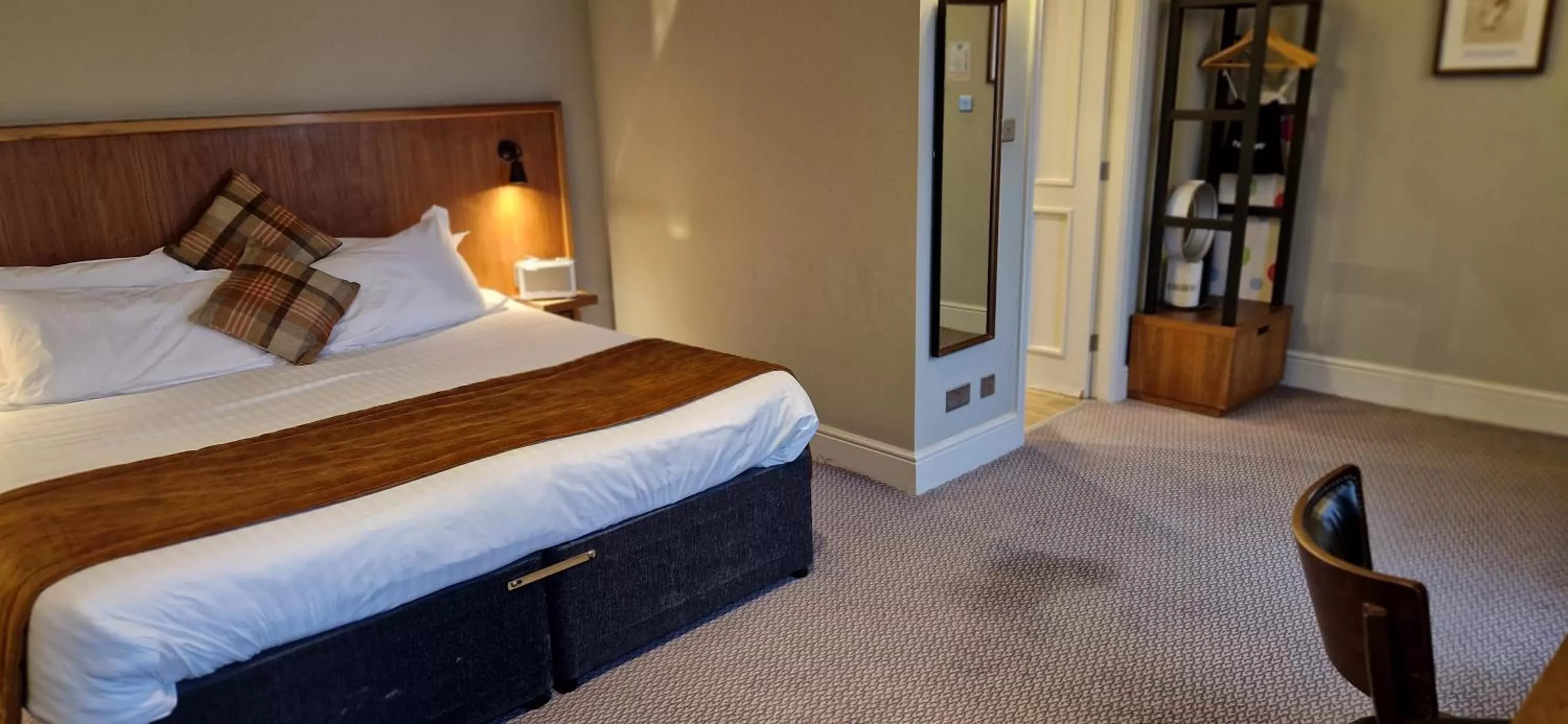 Bed in The Cross-Keys Hotel