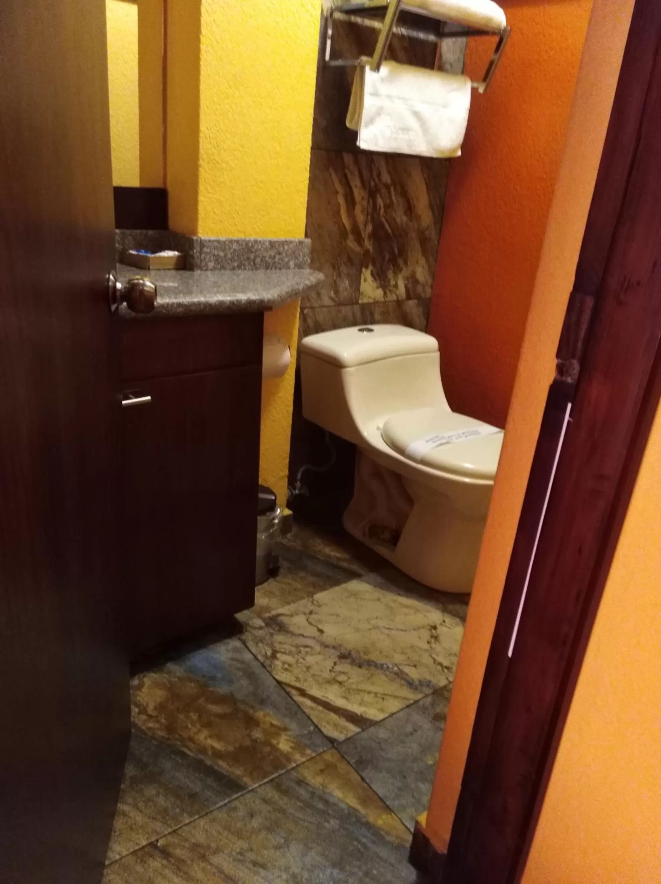 Bathroom in Hotel Rodelu