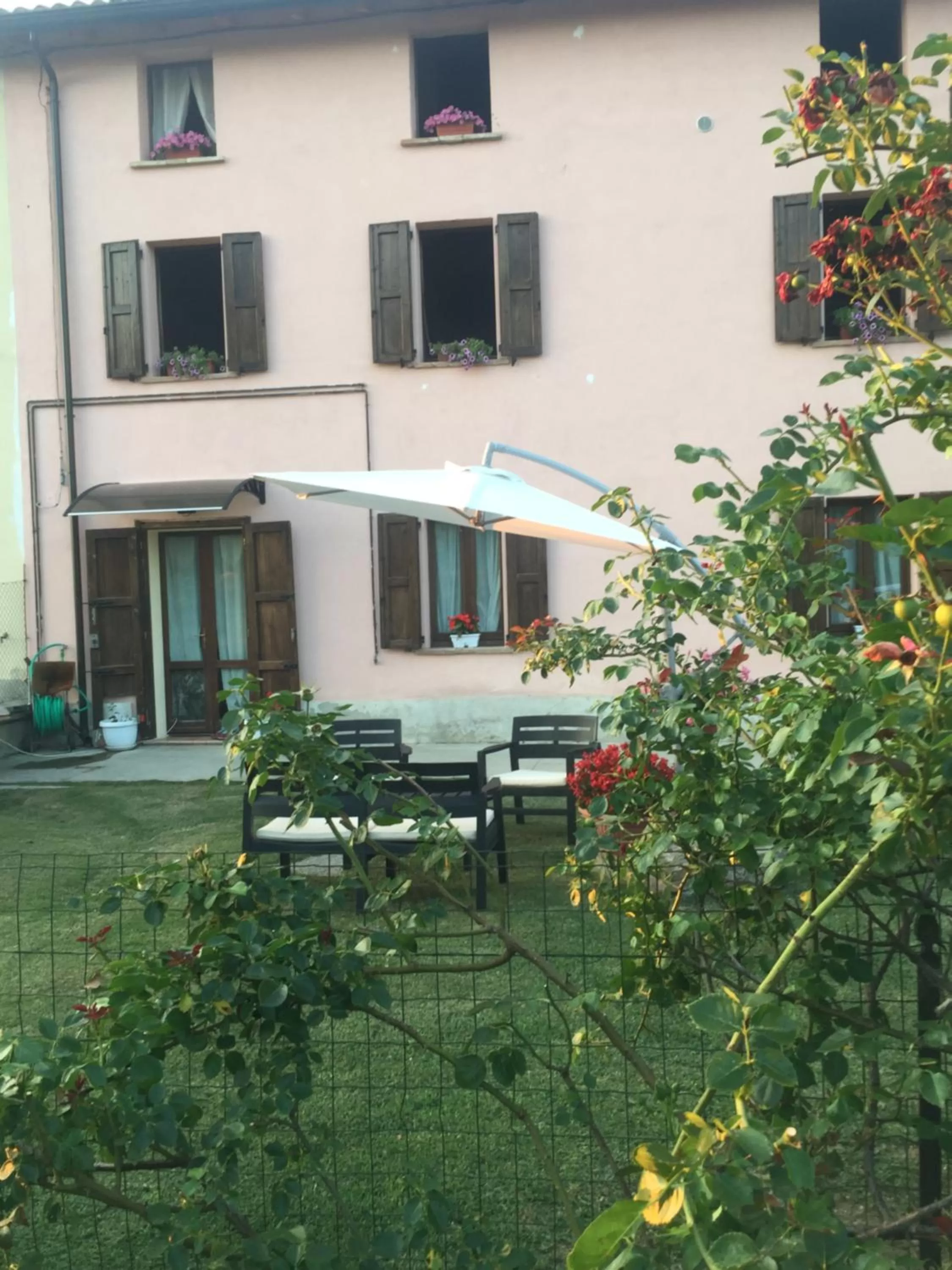 B&B Happiness in the Country