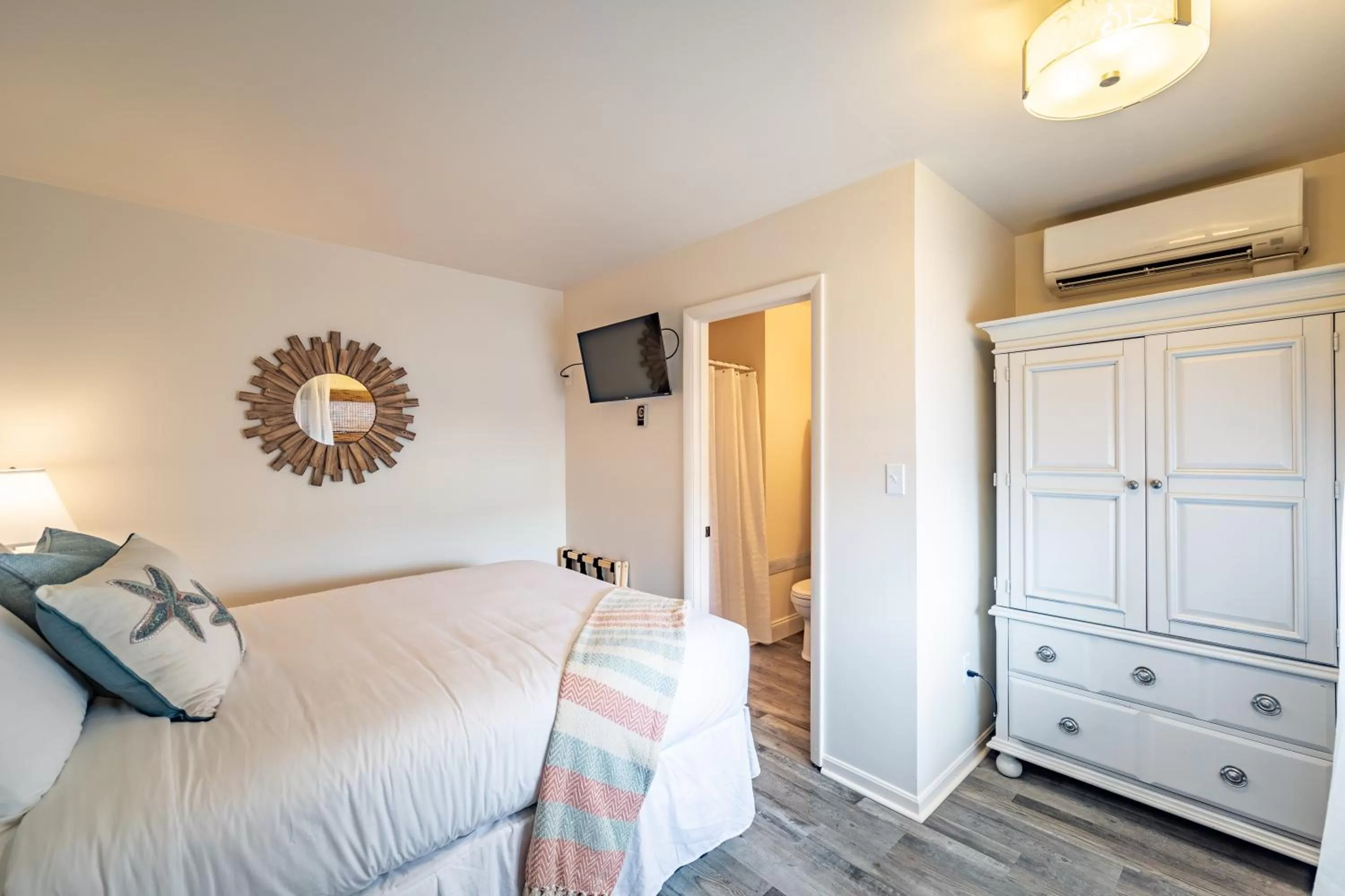 Bed in Ocean Glass Inn