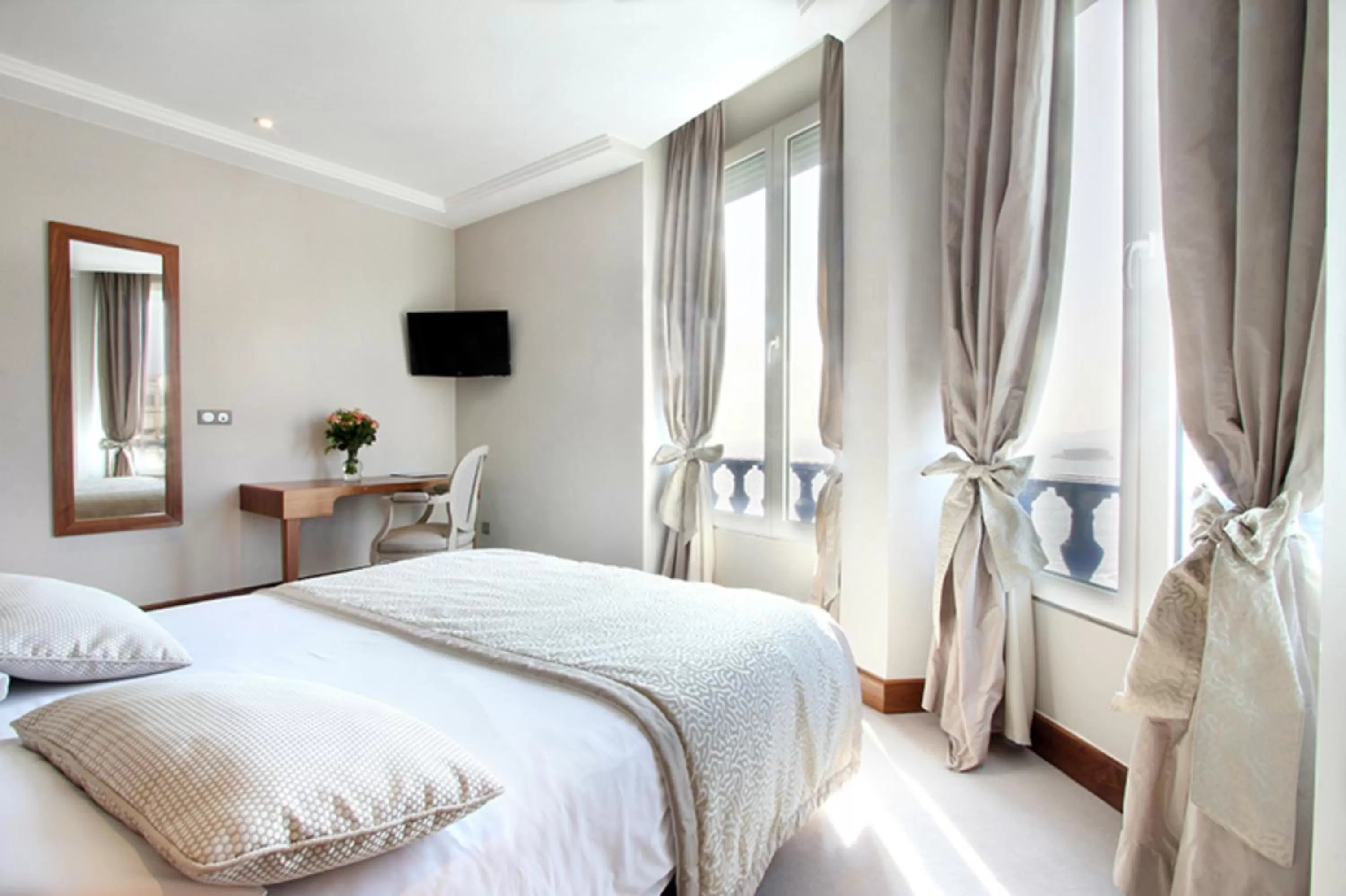 Bedroom, Bed in Le Rhul