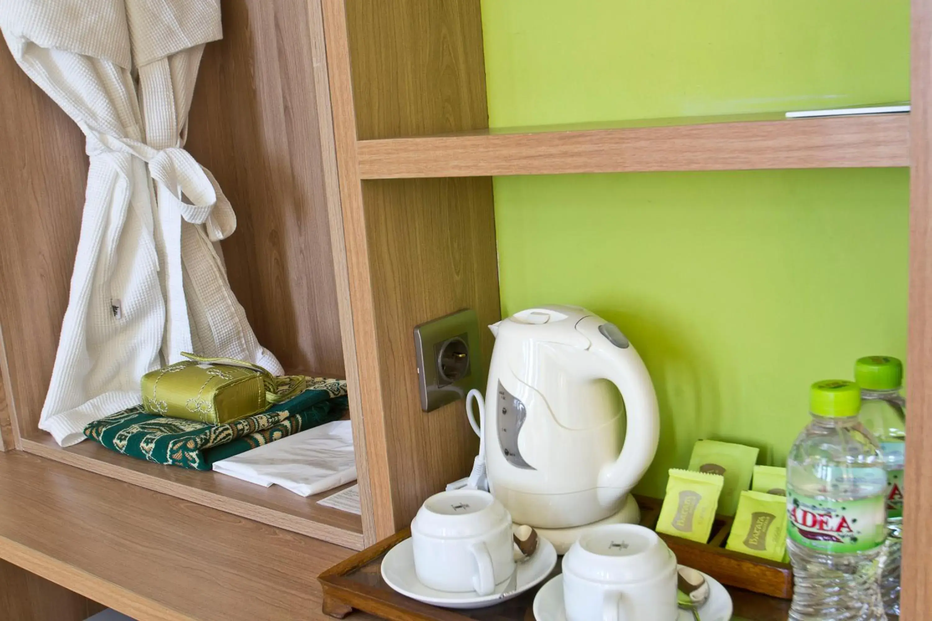 Coffee/tea facilities in Green Batara Hotel