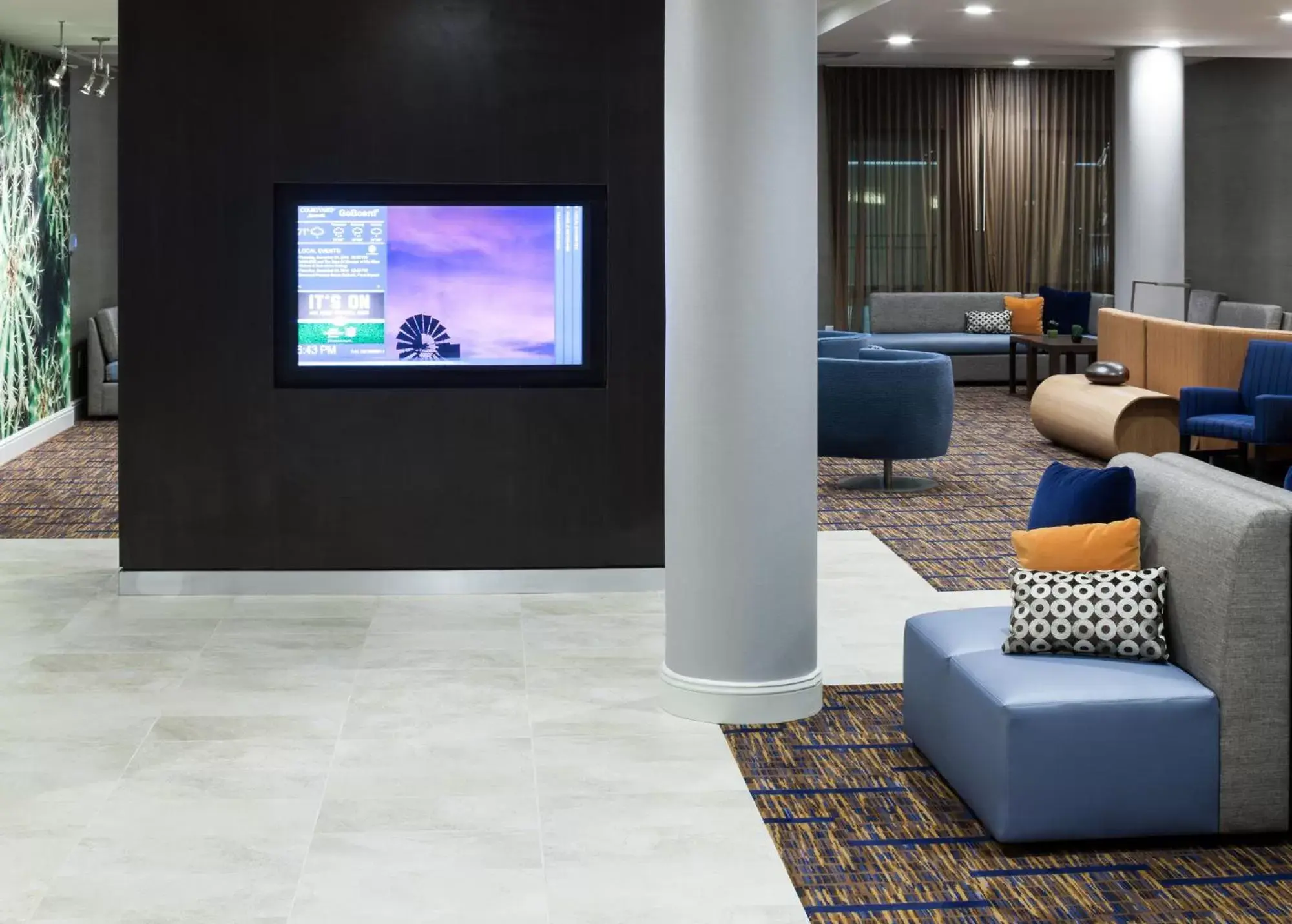 Lobby or reception, TV/Entertainment Center in Courtyard by Marriott Houston North/Shenandoah