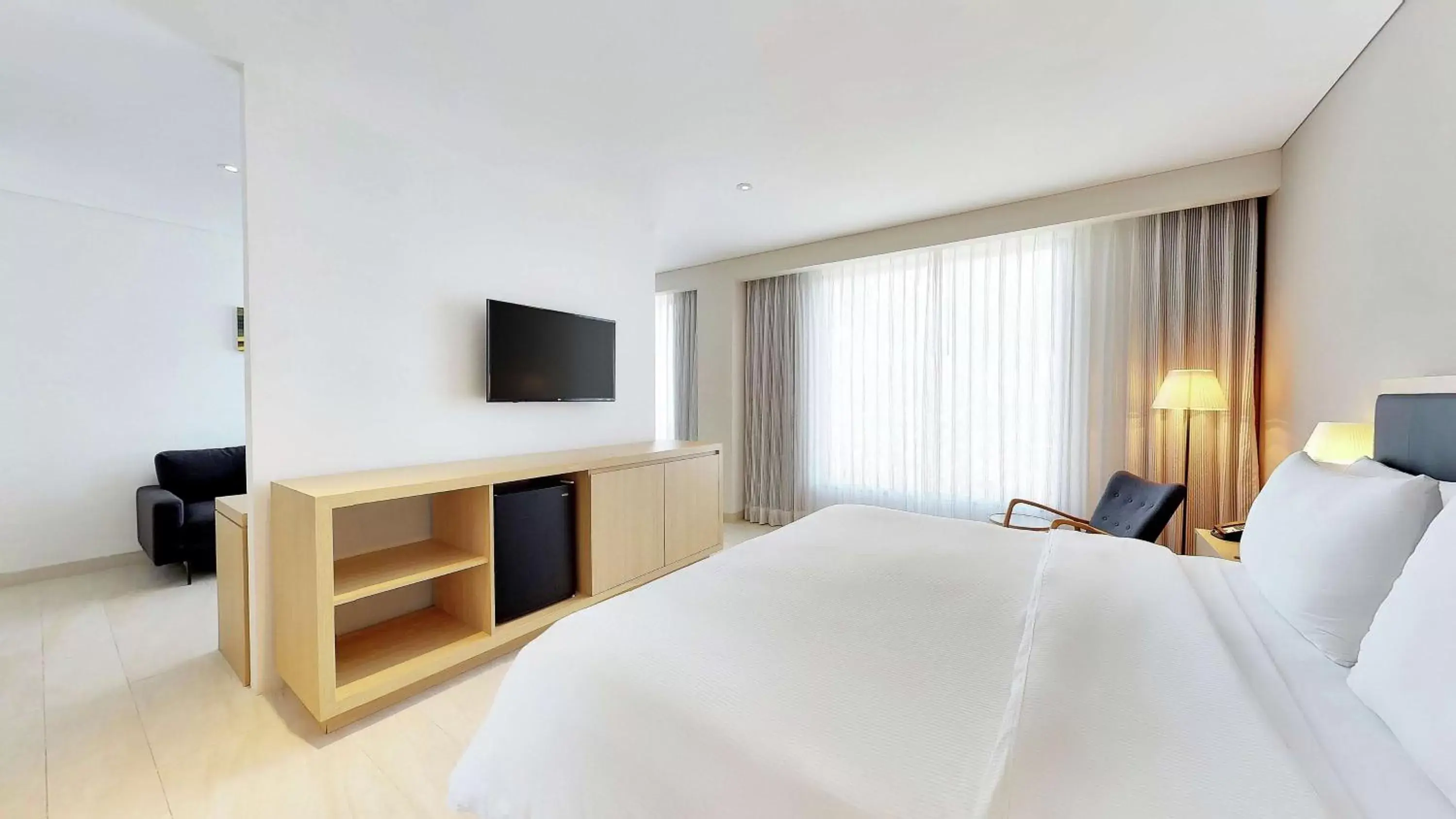 Bedroom, TV/Entertainment Center in Hilton Garden Inn Merida