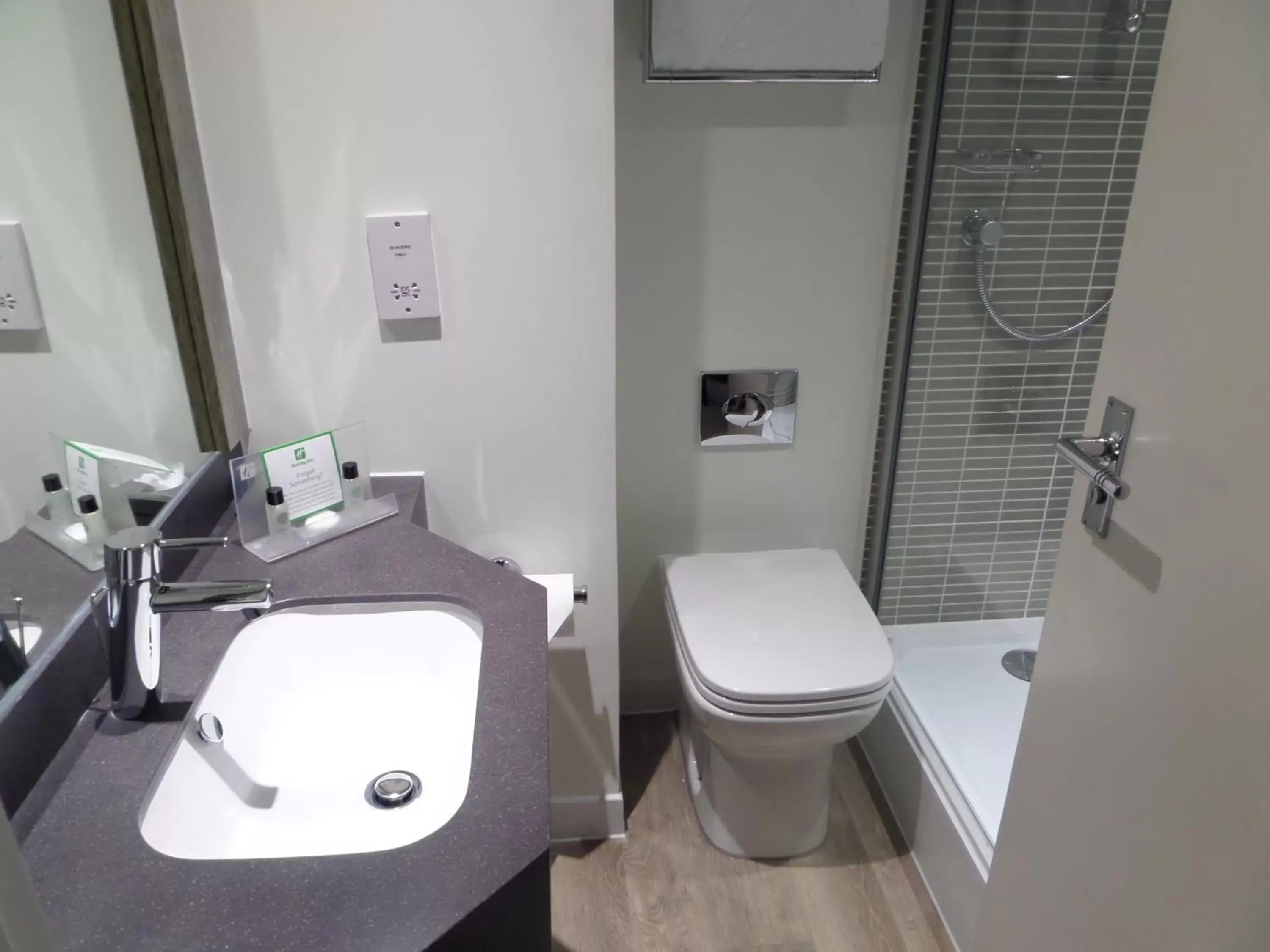 Bathroom in Holiday Inn Birmingham M6, Jct7, an IHG Hotel