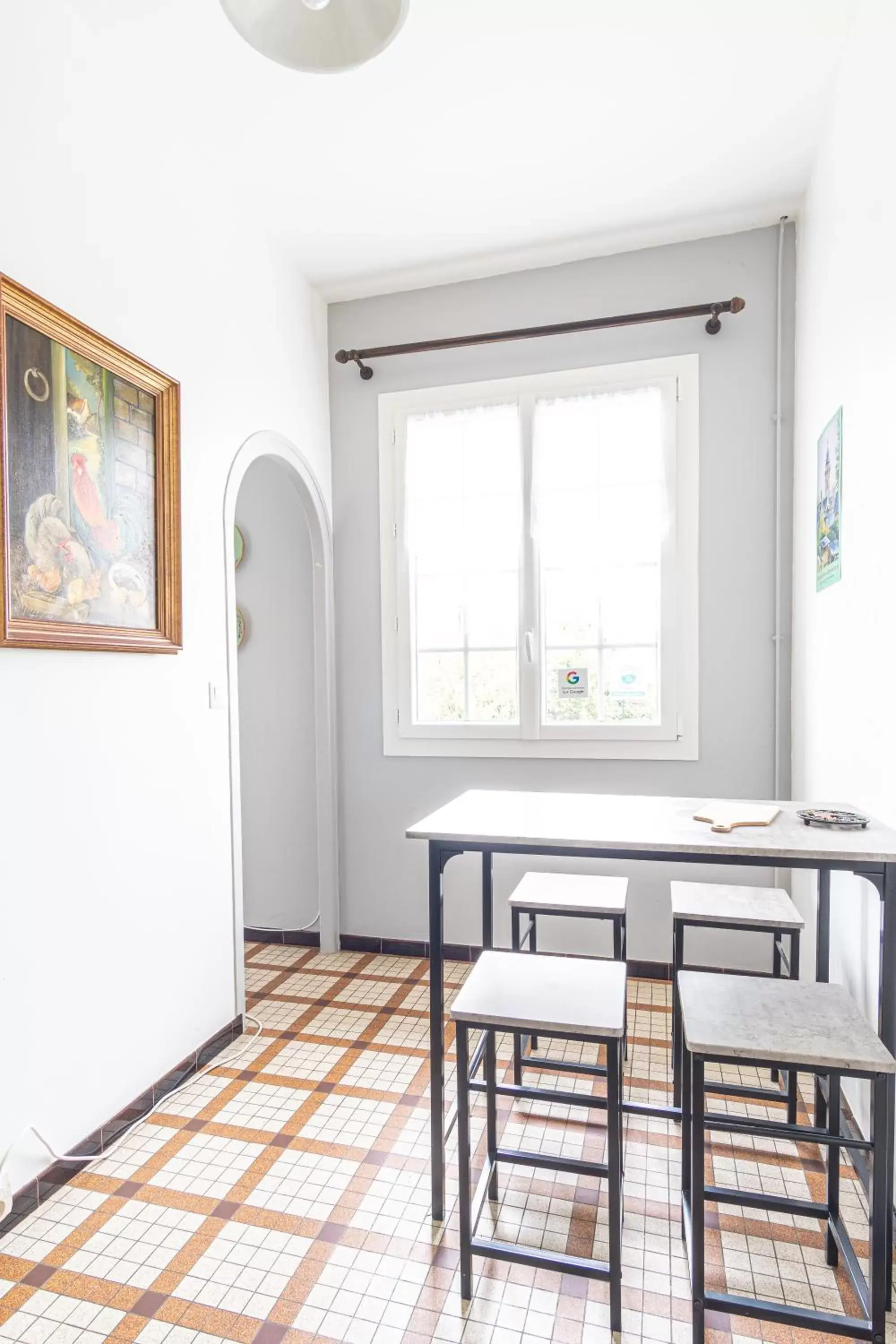 Dining Area in Bed and Breakfast Saultchevreuil, au Mont Saint Michel