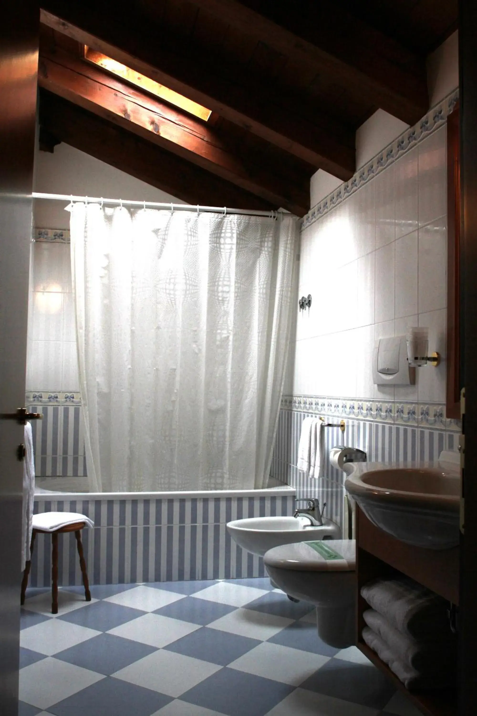Bathroom in Hotel Antico Moro