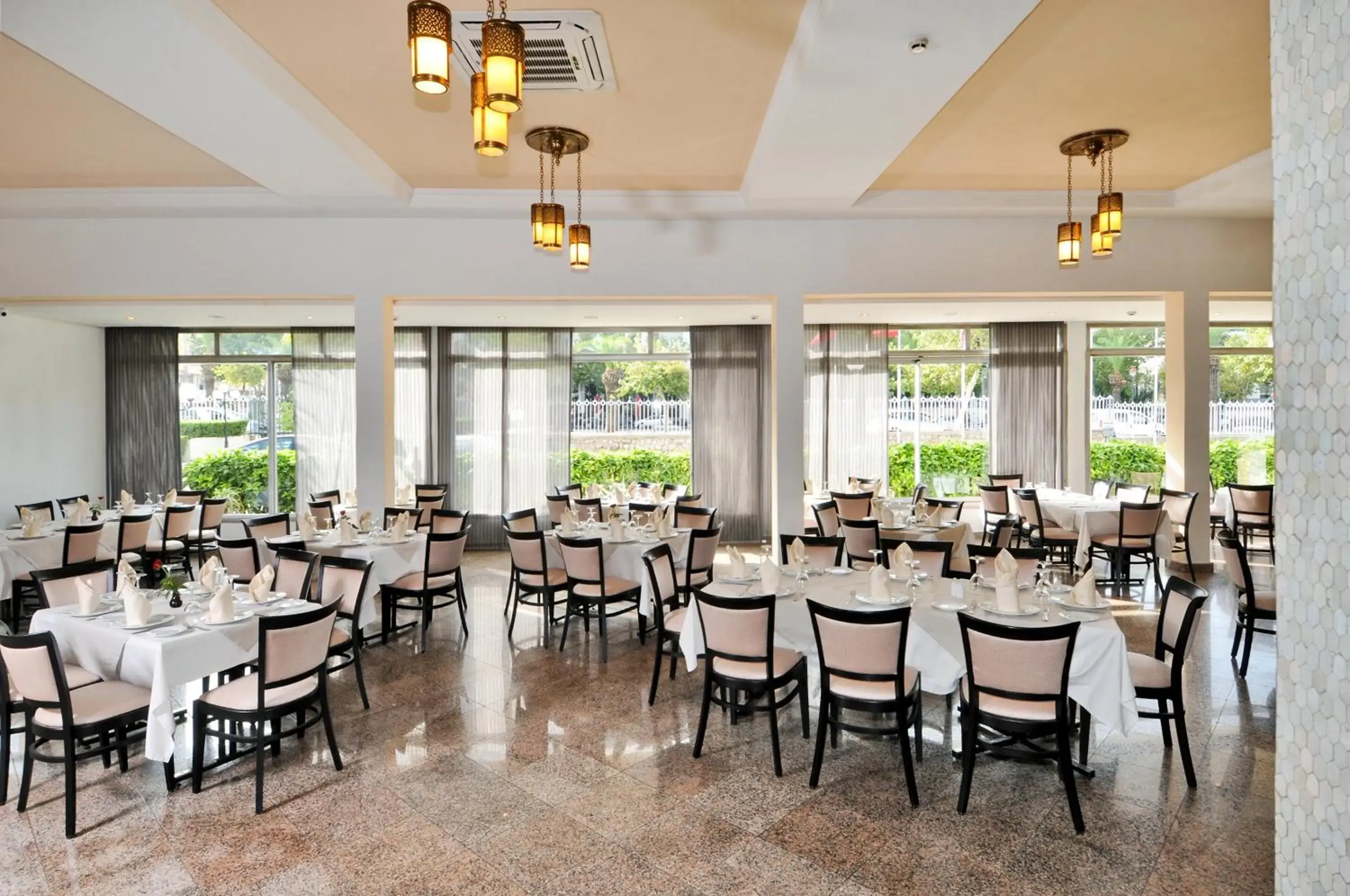 Restaurant/places to eat in Hôtel Volubilis Restaurant/places to eat in Hôtel Volubilis