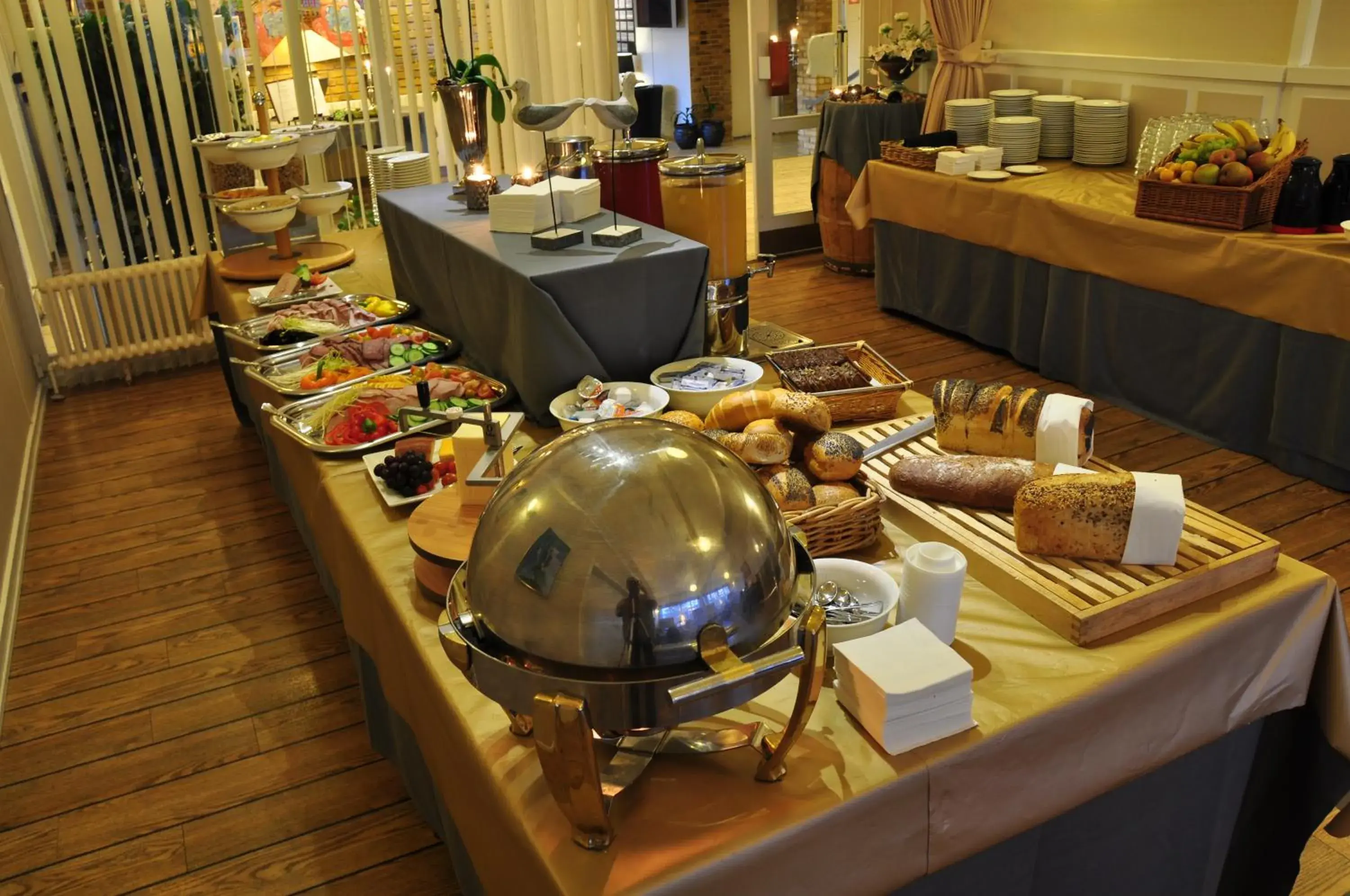 Buffet breakfast, Restaurant/Places to Eat in Østergaards Hotel