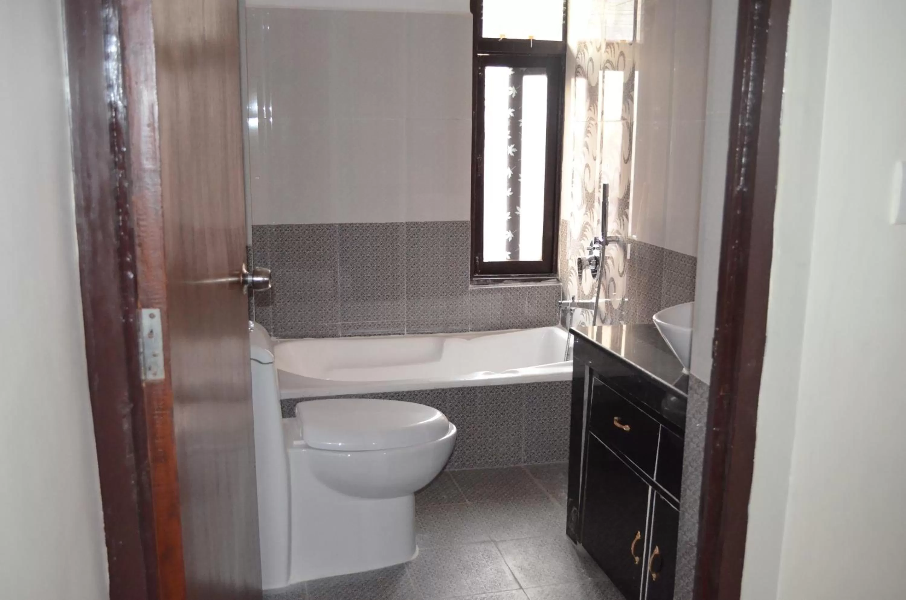 Shower in Hotel Amaryllis