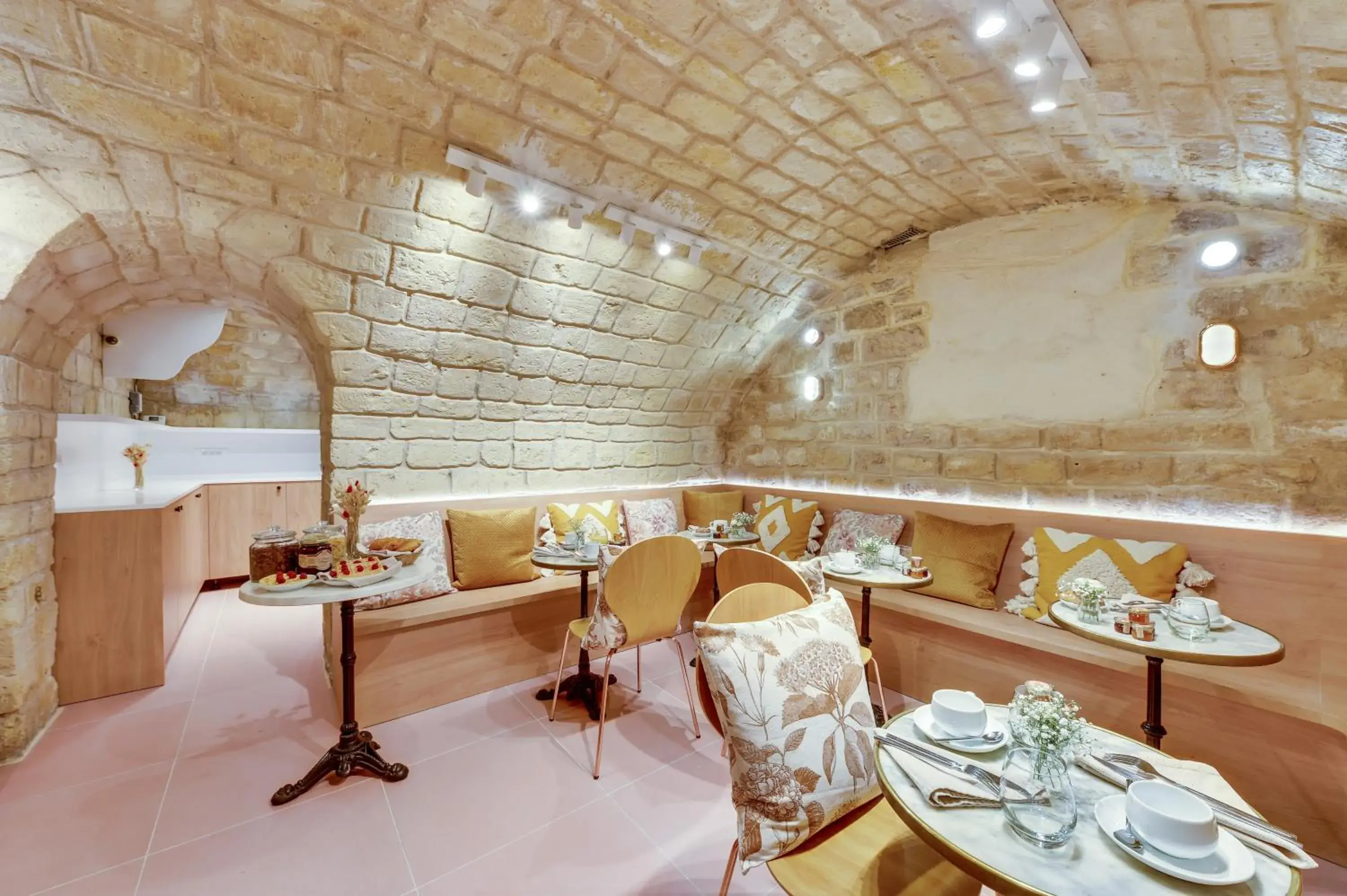 Restaurant/places to eat in Hôtel Alexandrine Opera Restaurant/places to eat in Hôtel Alexandrine Opera