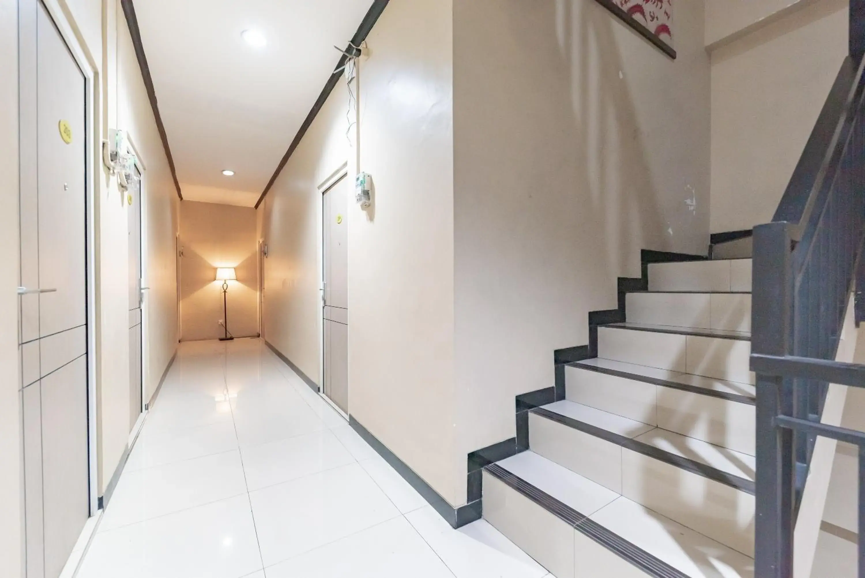 Property building in RedDoorz near Botani Square Mall Property building in RedDoorz near Botani Square Mall