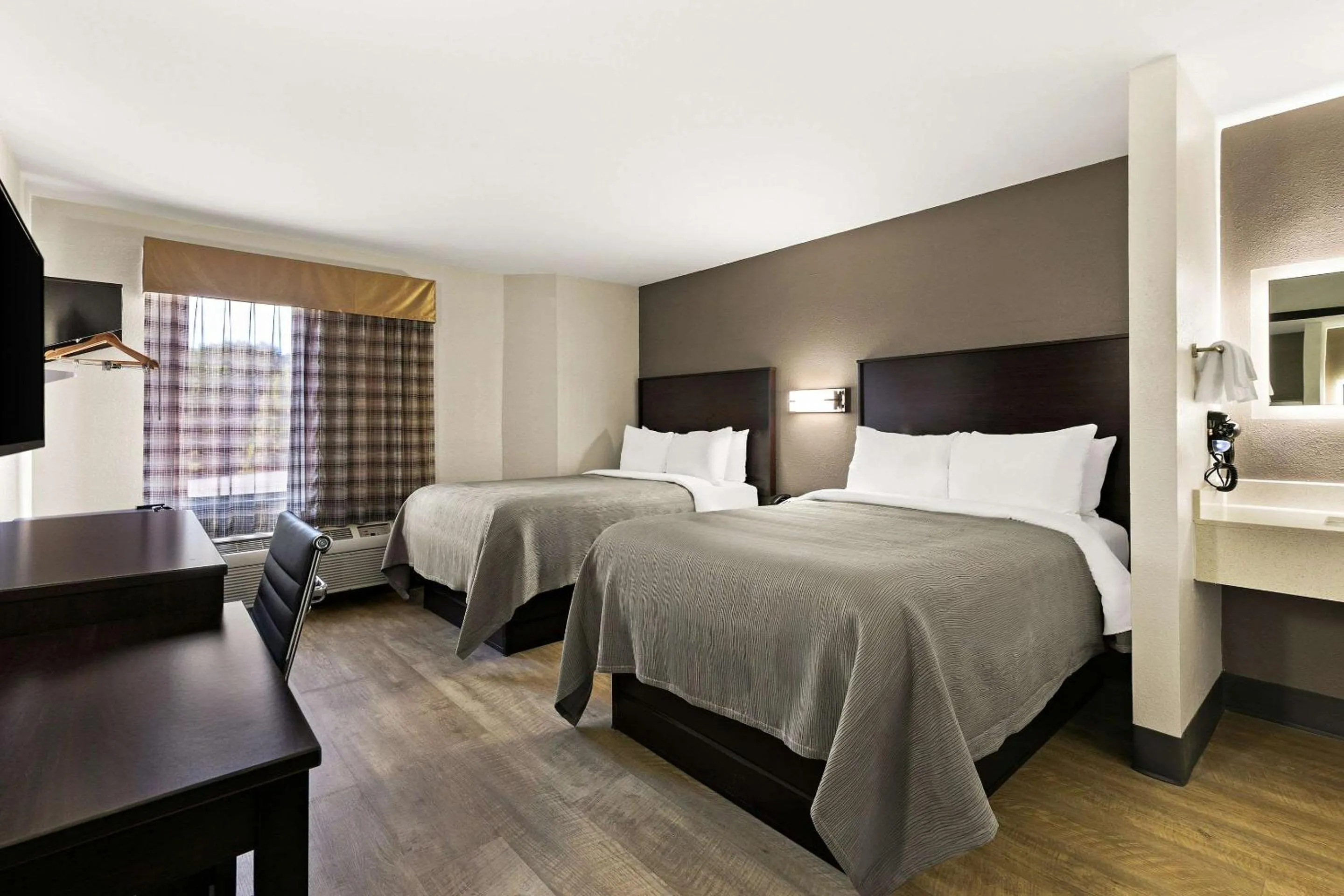 Bedroom in Rodeway Inn