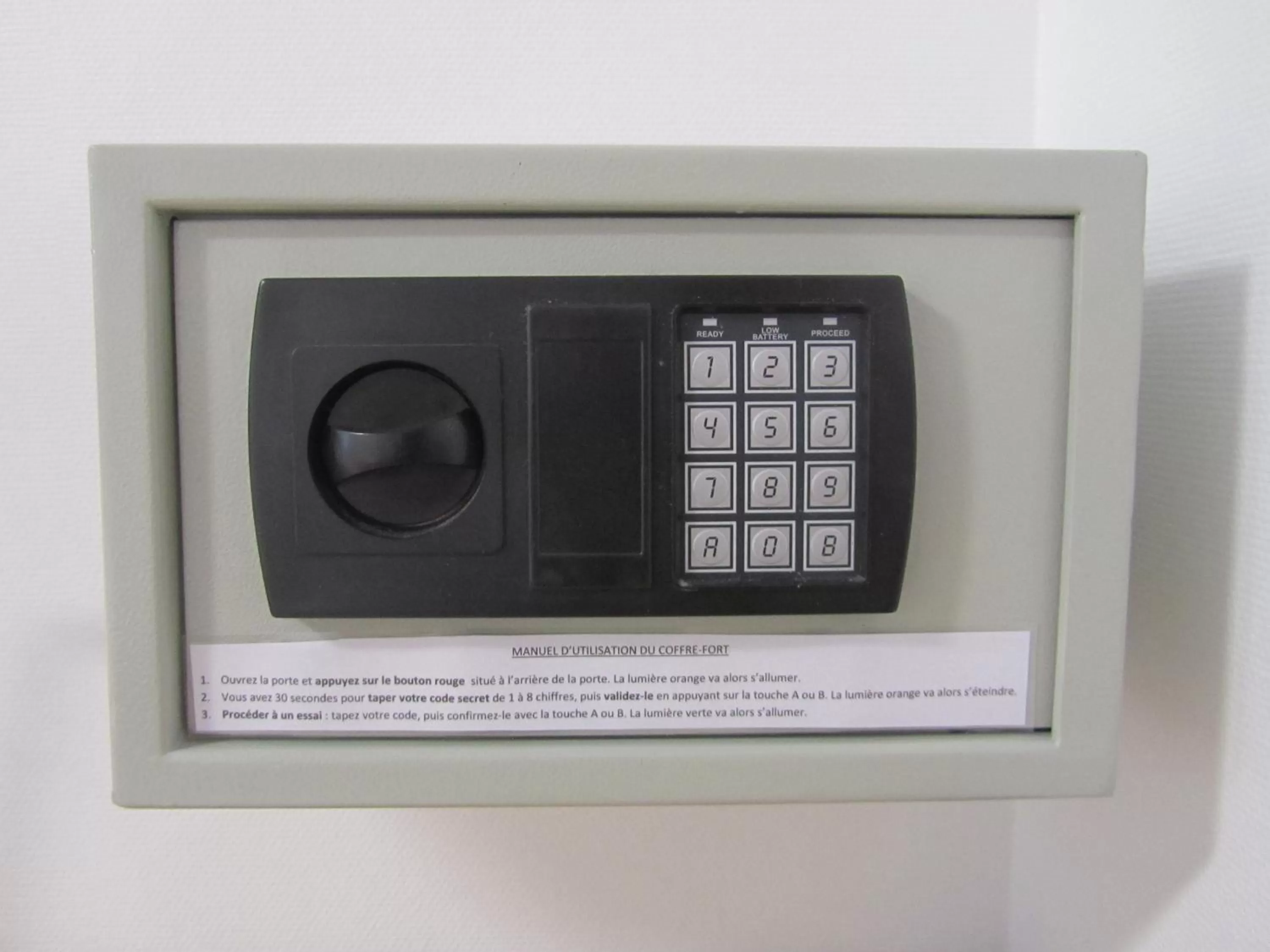 Decorative detail, TV/Entertainment Center in Hôtel - Restaurant Le Saint Joseph