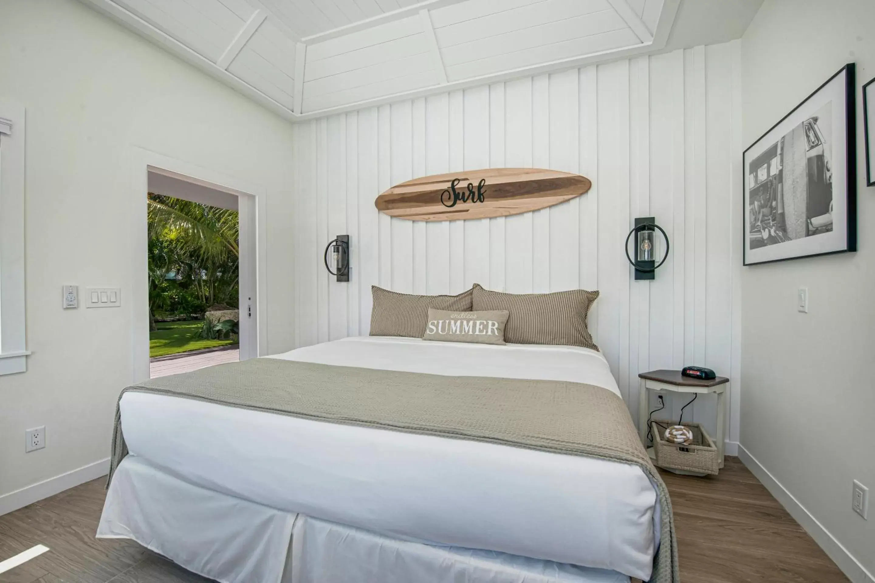 Bed in Casey Key Resorts - Beachfront