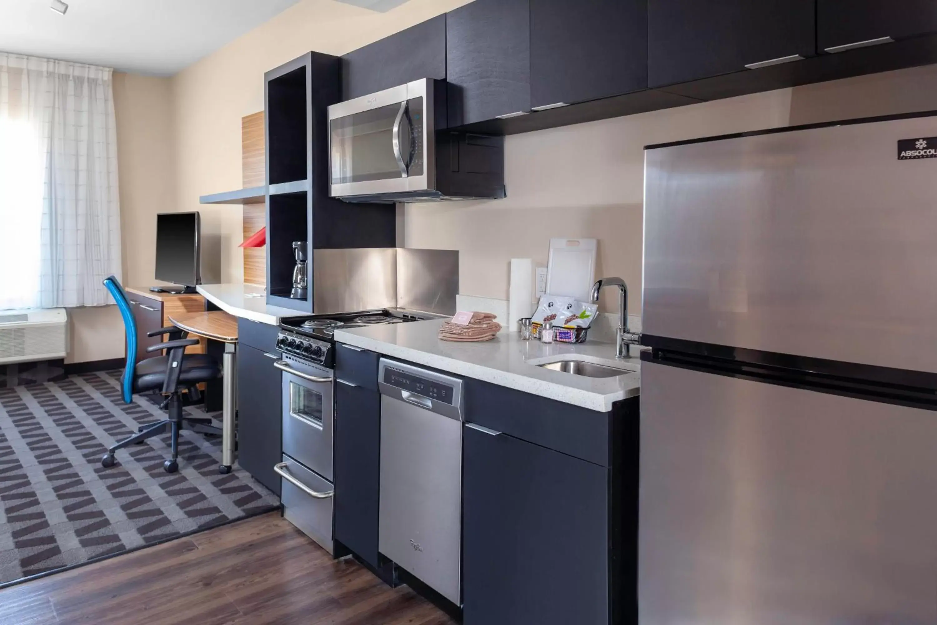 Kitchen or kitchenette, Kitchen/Kitchenette in TownePlace Suites by Marriott San Antonio Westover Hills