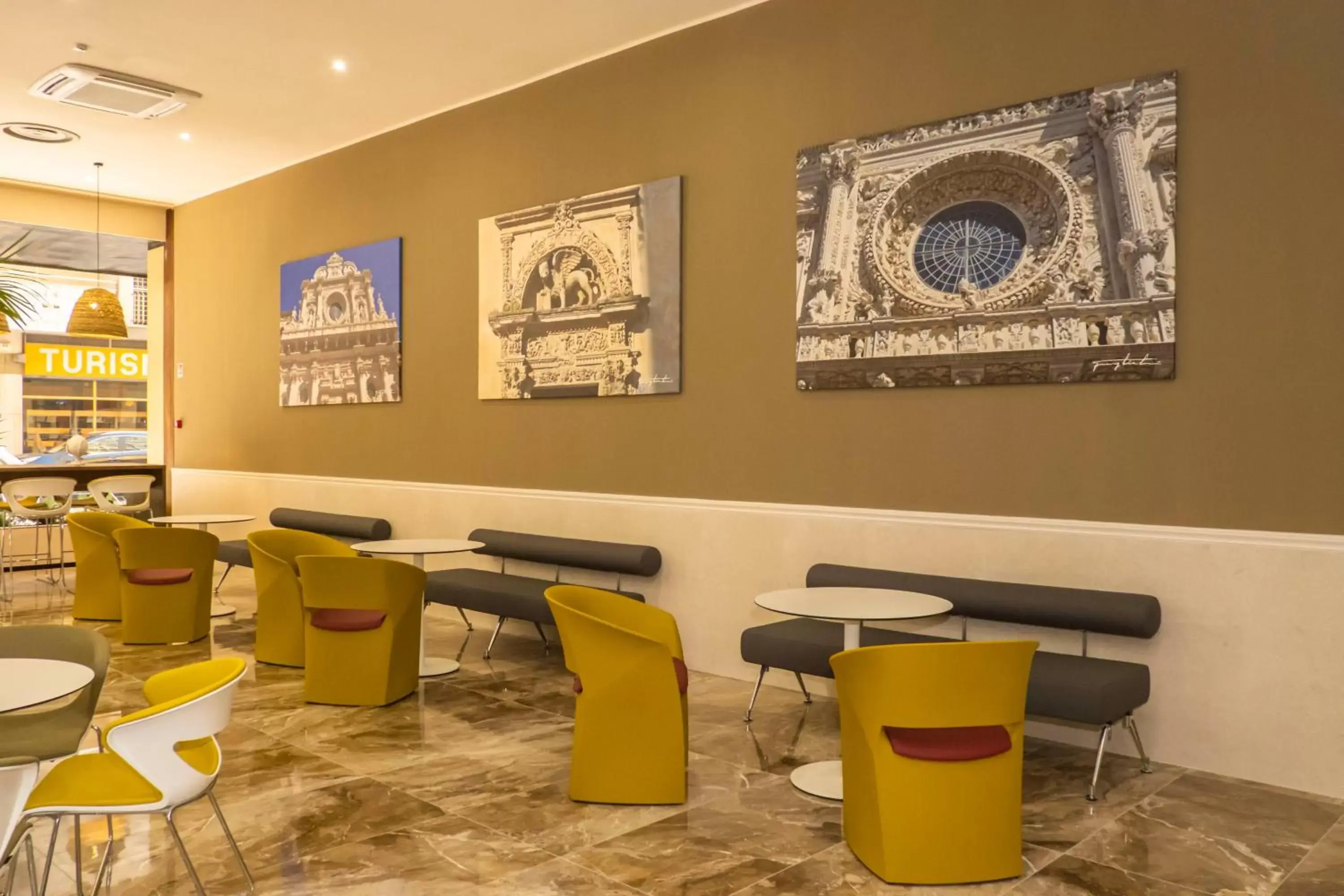 Lounge/Bar in Mercure Hotel President Lecce