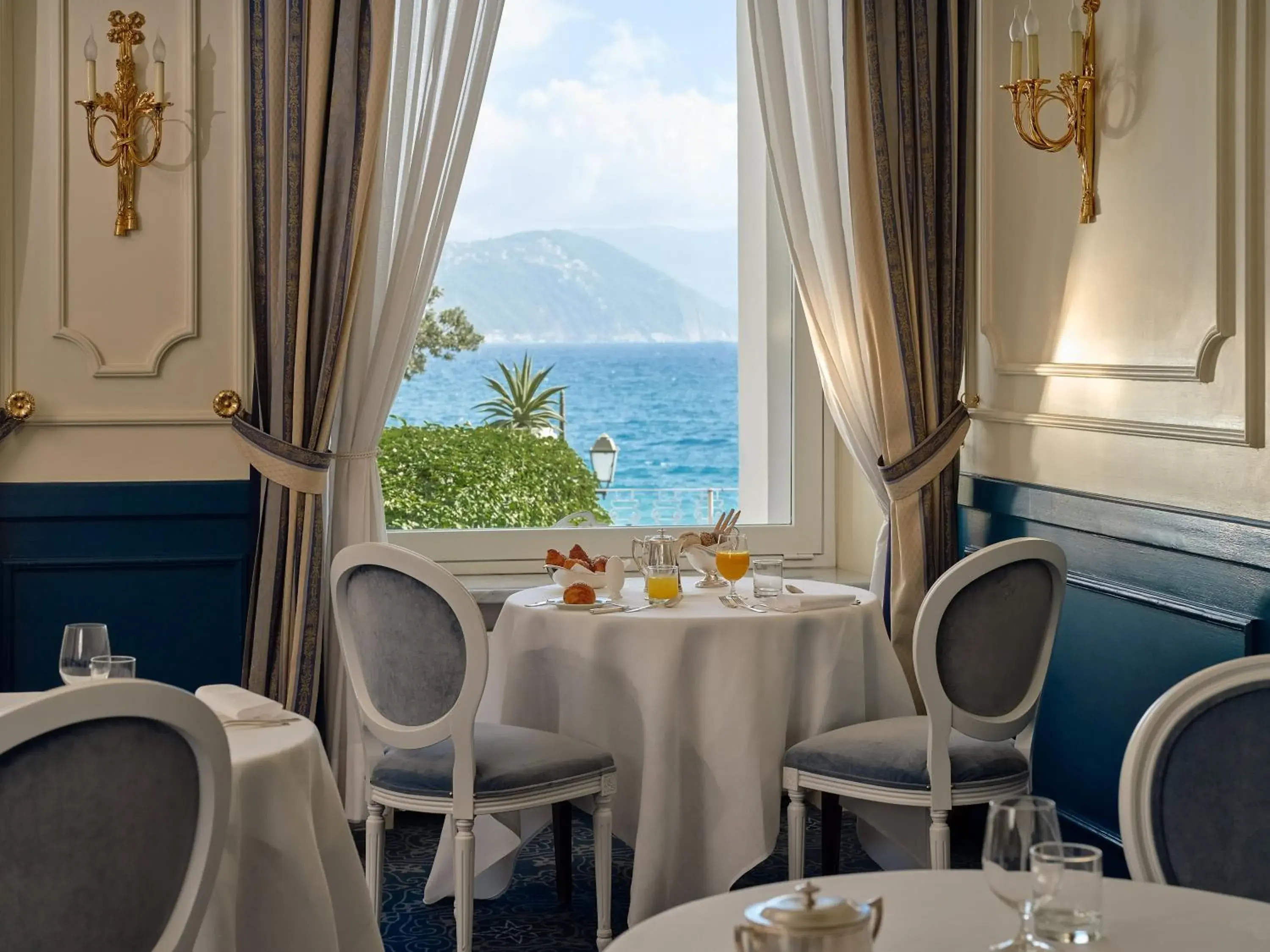 Restaurant/Places to Eat in Grand Hotel Miramare