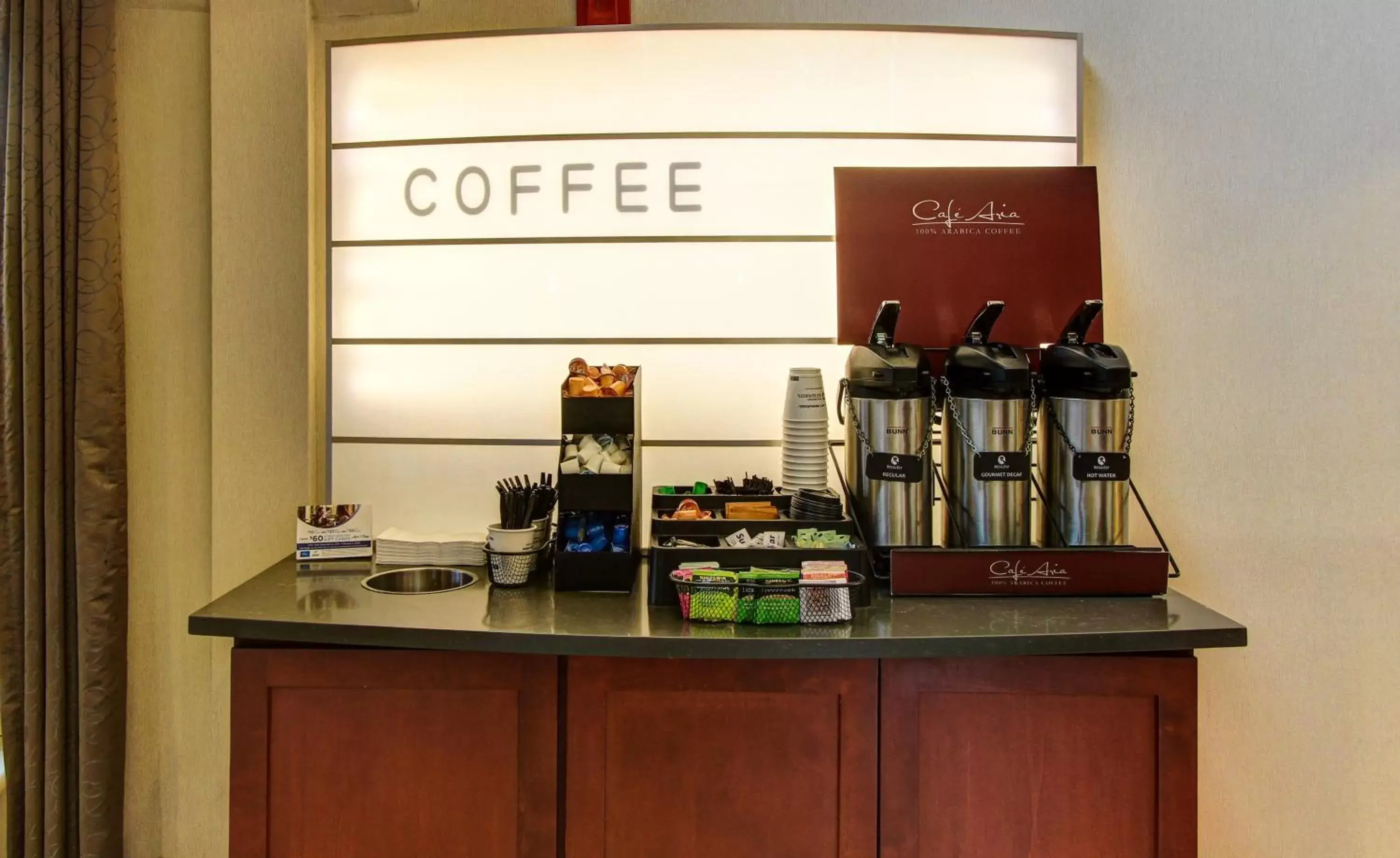 Coffee/tea facilities in Best Western PLUS Vancouver Mall Drive