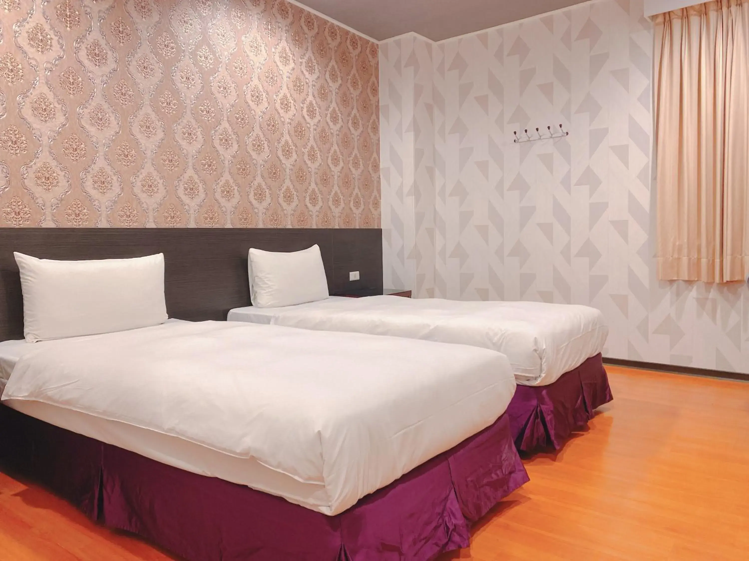 Photo of the whole room, Bed in Centre Hotel Photo of the whole room, Bed in Centre Hotel